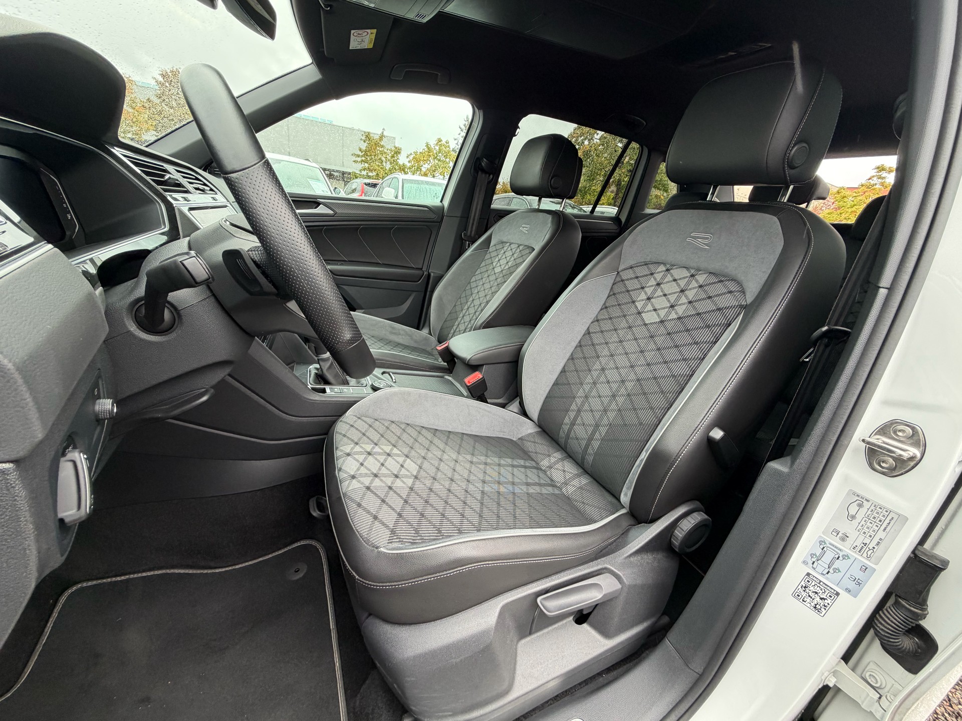 VW Tiguan 2.0TSI R-Line 4Motion DSG-image-10