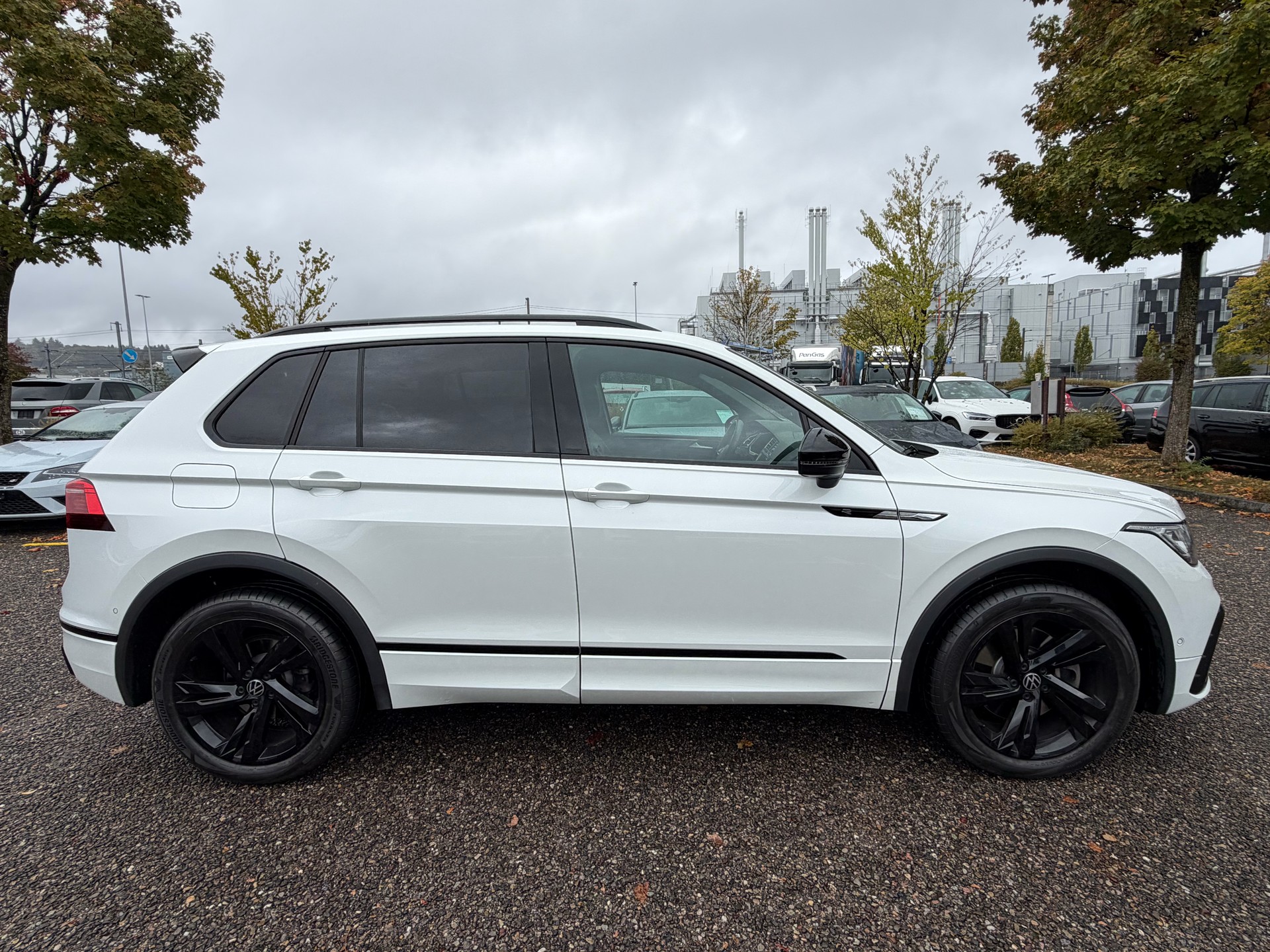 VW Tiguan 2.0TSI R-Line 4Motion DSG-showroom-element-3