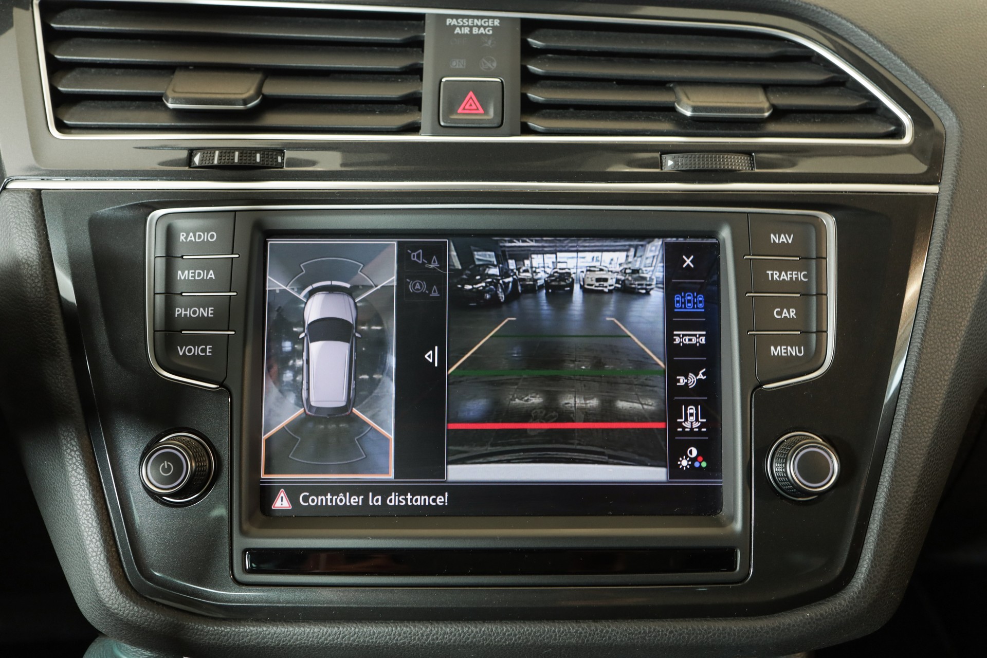 VW Tiguan 2.0 TDI SCR Highline 4Motion DSG 240 ch • Attelage orientable • Toit panoramique-image-27
