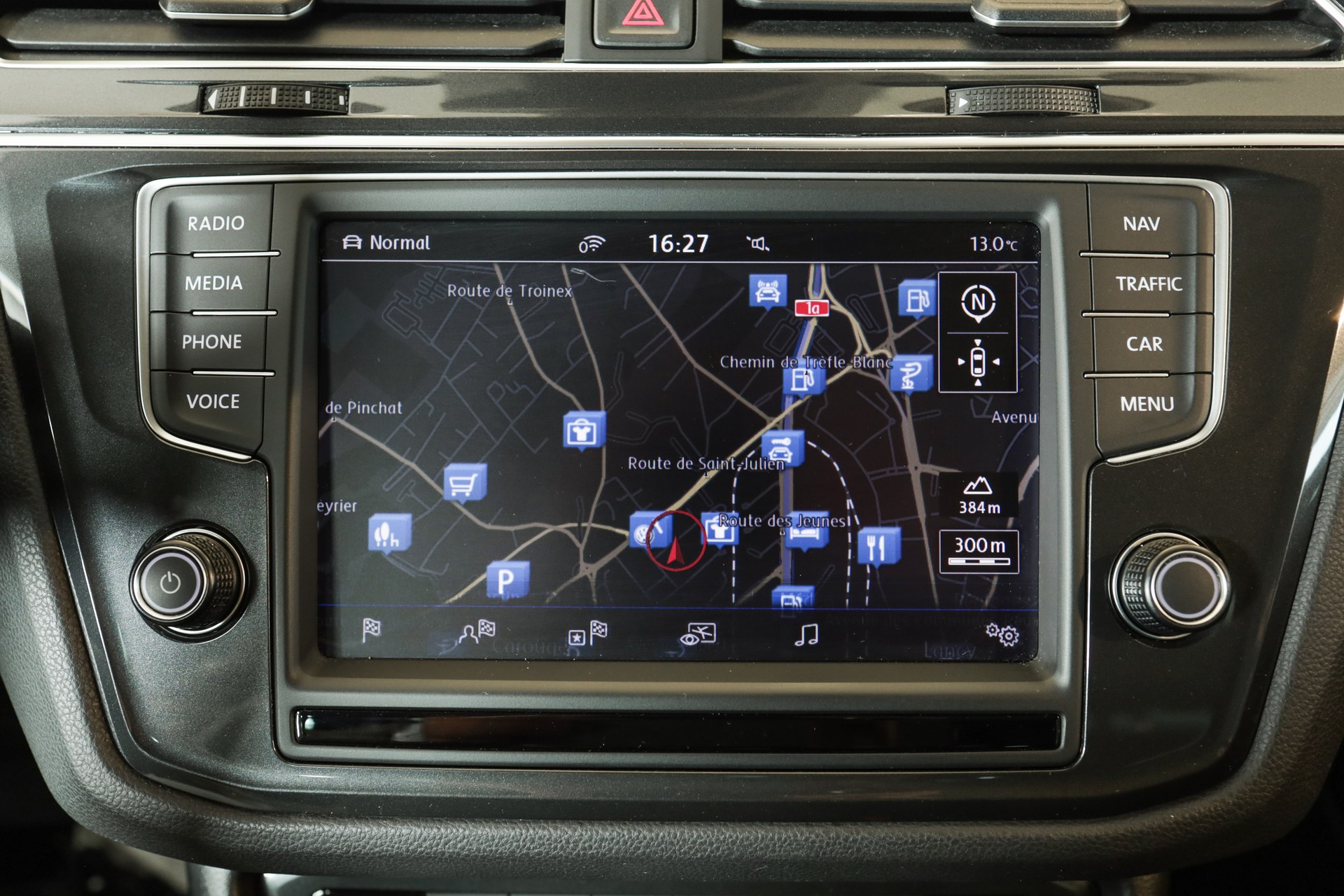 VW Tiguan 2.0 TDI SCR Highline 4Motion DSG 240 ch • Attelage orientable • Toit panoramique-image-26