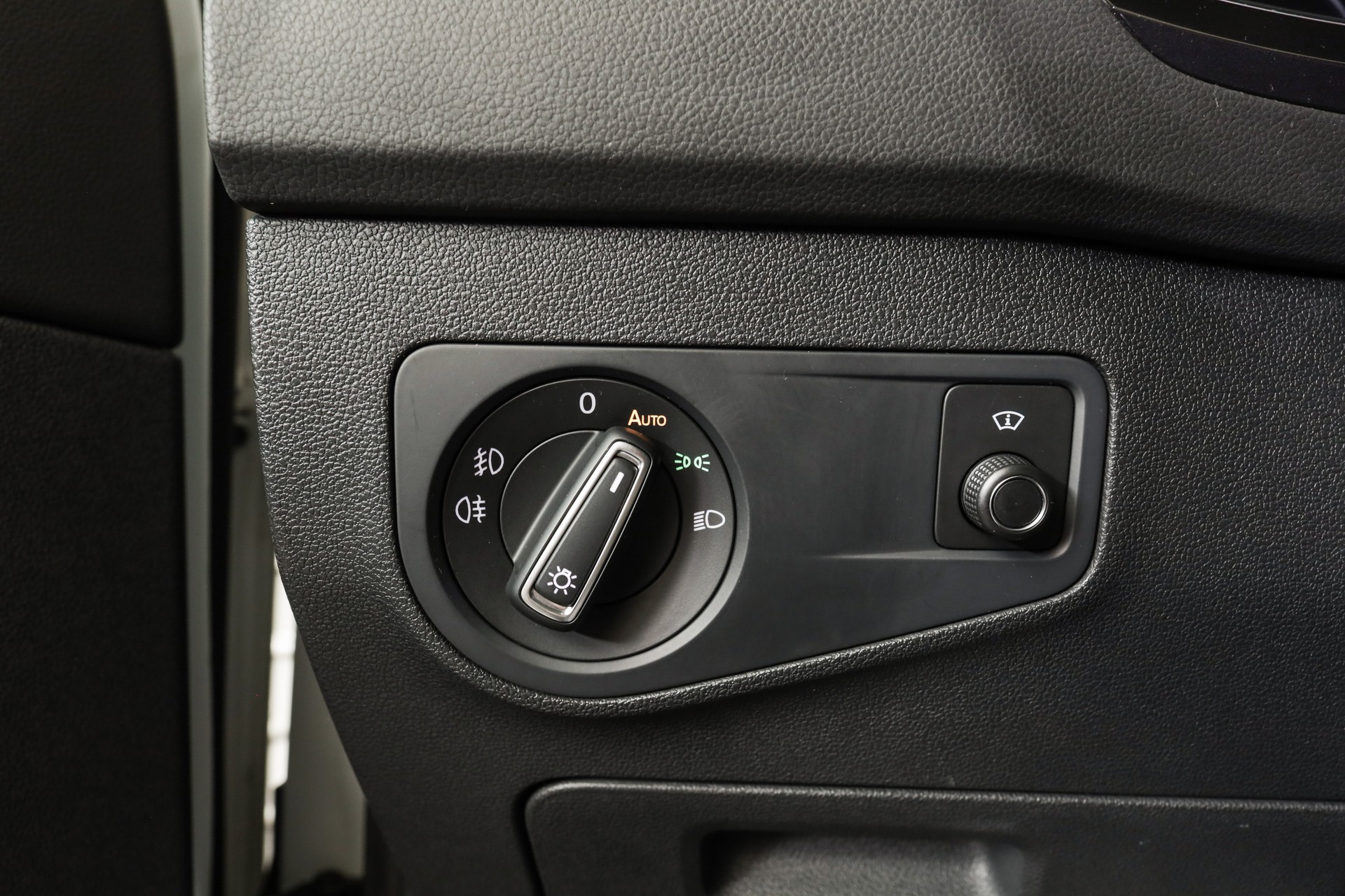 VW Tiguan 2.0 TDI SCR Highline 4Motion DSG 240 ch • Attelage orientable • Toit panoramique-image-22