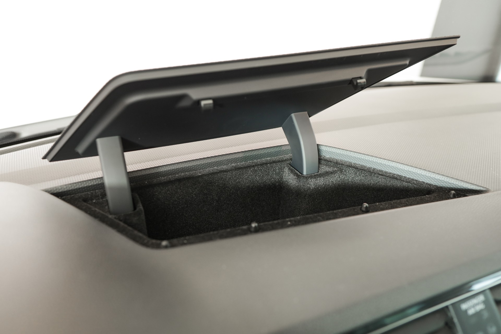 VW Tiguan 2.0 TDI SCR Highline 4Motion DSG 240 ch • Attelage orientable • Toit panoramique-image-20