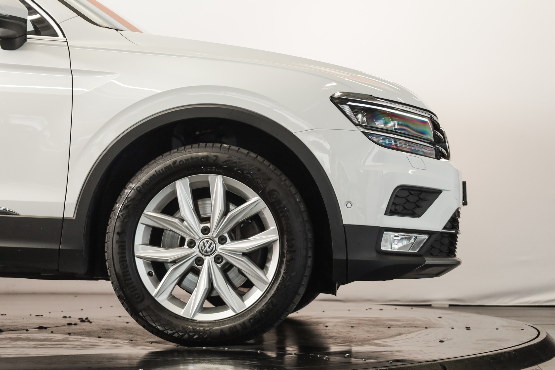 VW Tiguan 2.0 TDI SCR Highline 4Motion DSG 240 ch • Attelage orientable • Toit panoramique-image-8