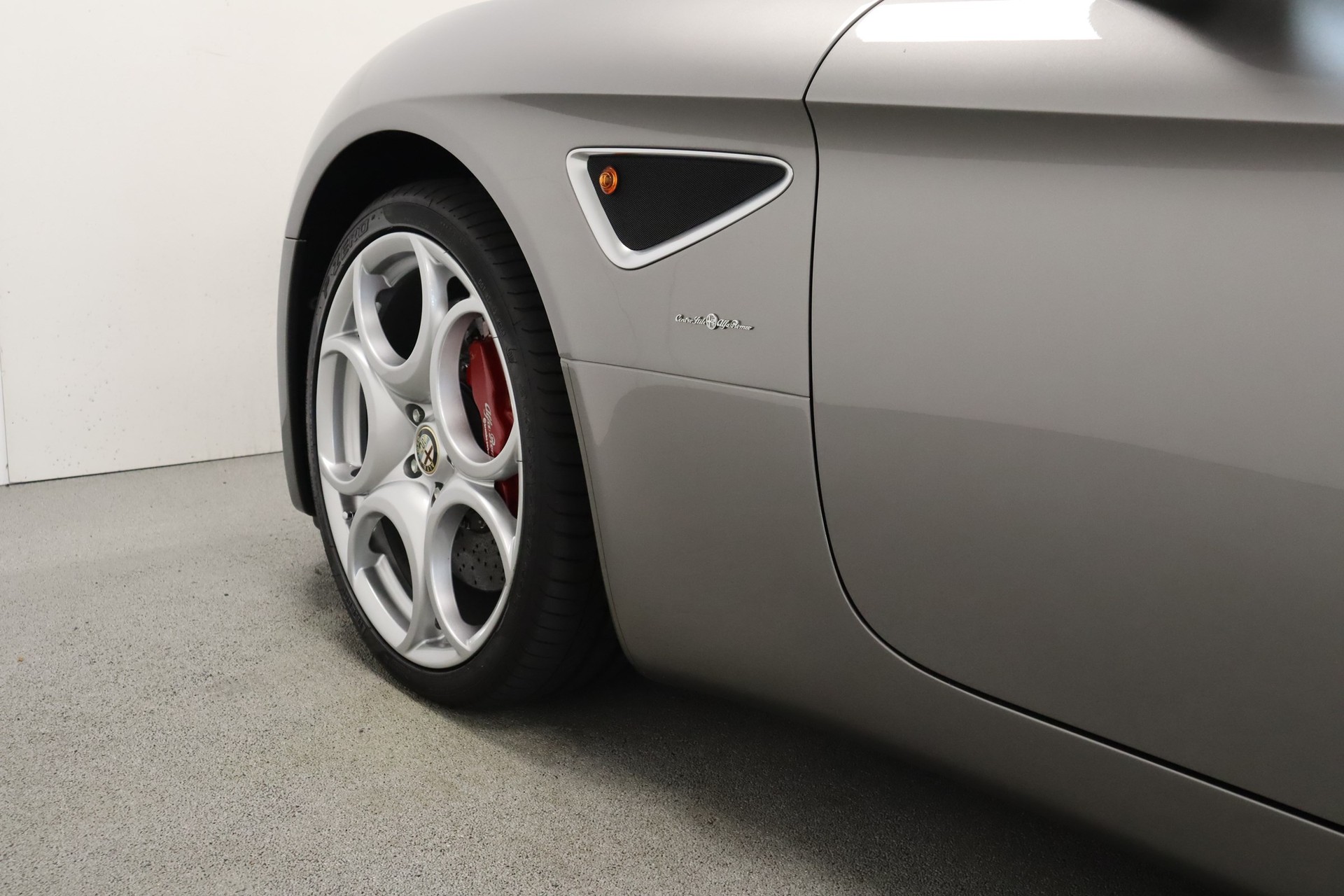 ALFA ROMEO 8C Spider-image-13