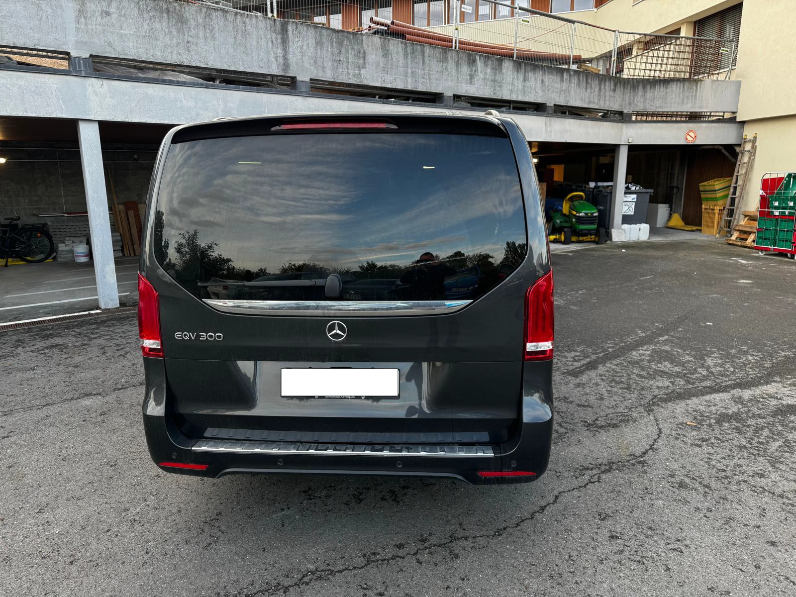 MERCEDES-BENZ EQV 300 extralang-image-2