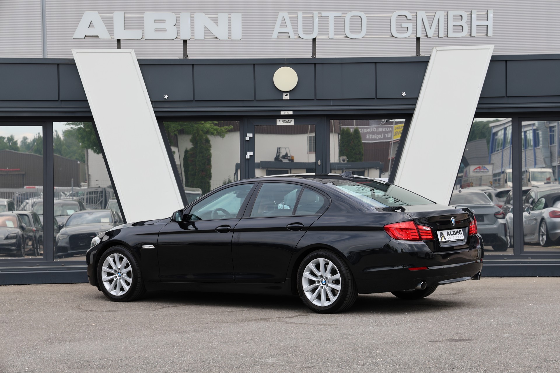 BMW 535d Steptronic-showroom-element-3