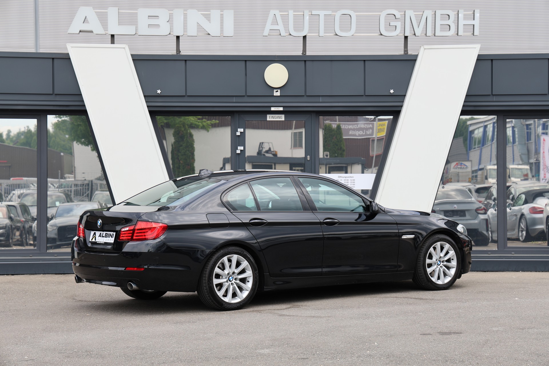 BMW 535d Steptronic-showroom-element-2