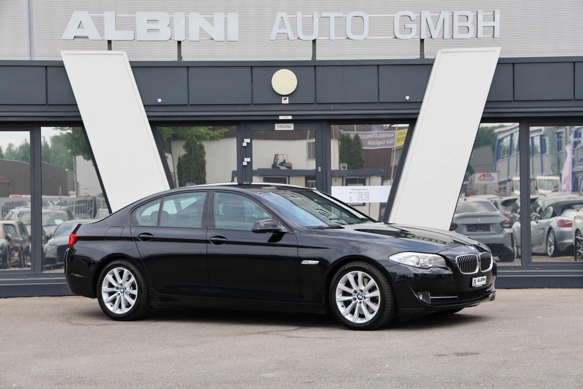 BMW 535d Steptronic-showroom-element-1