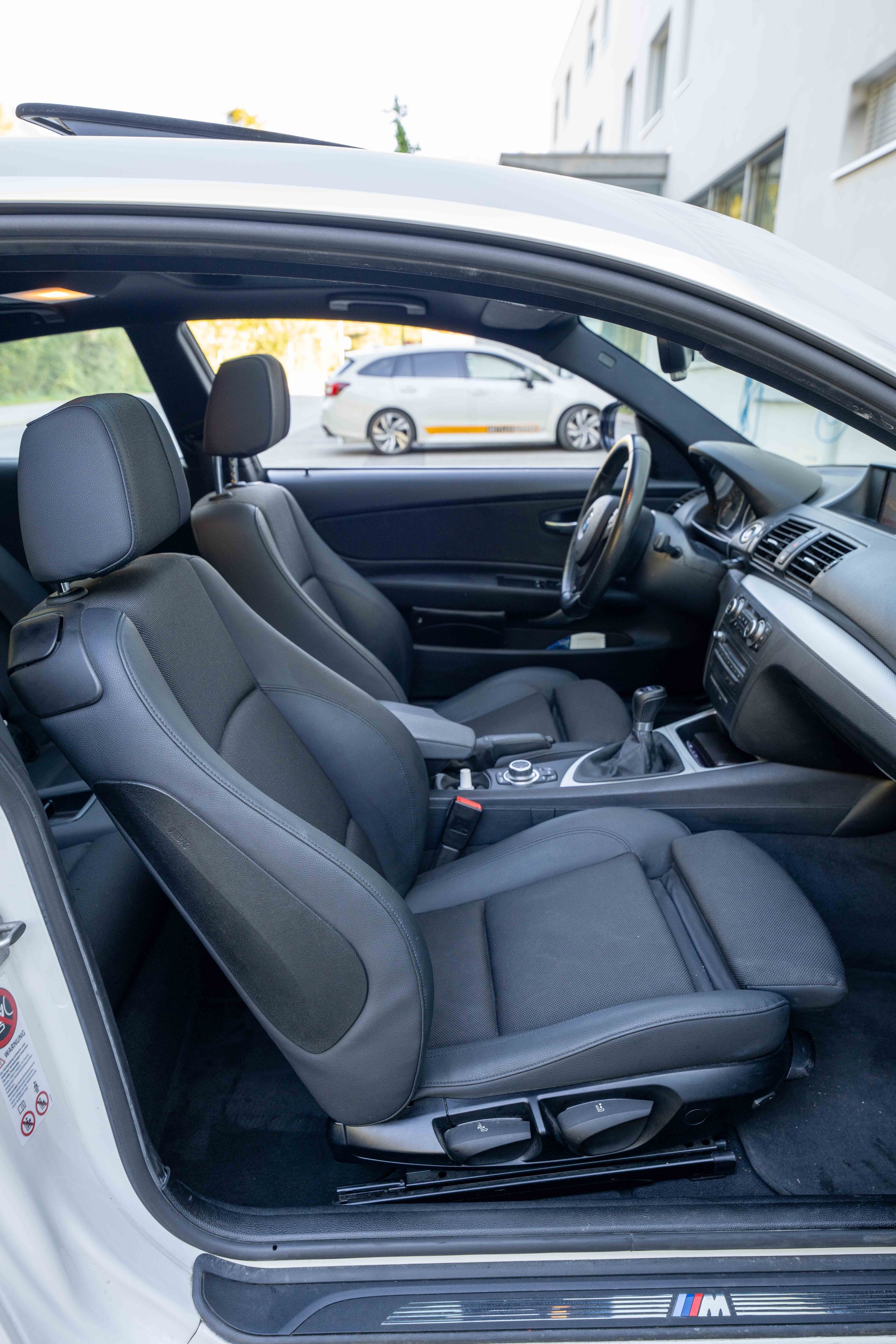 BMW 123d-image-9