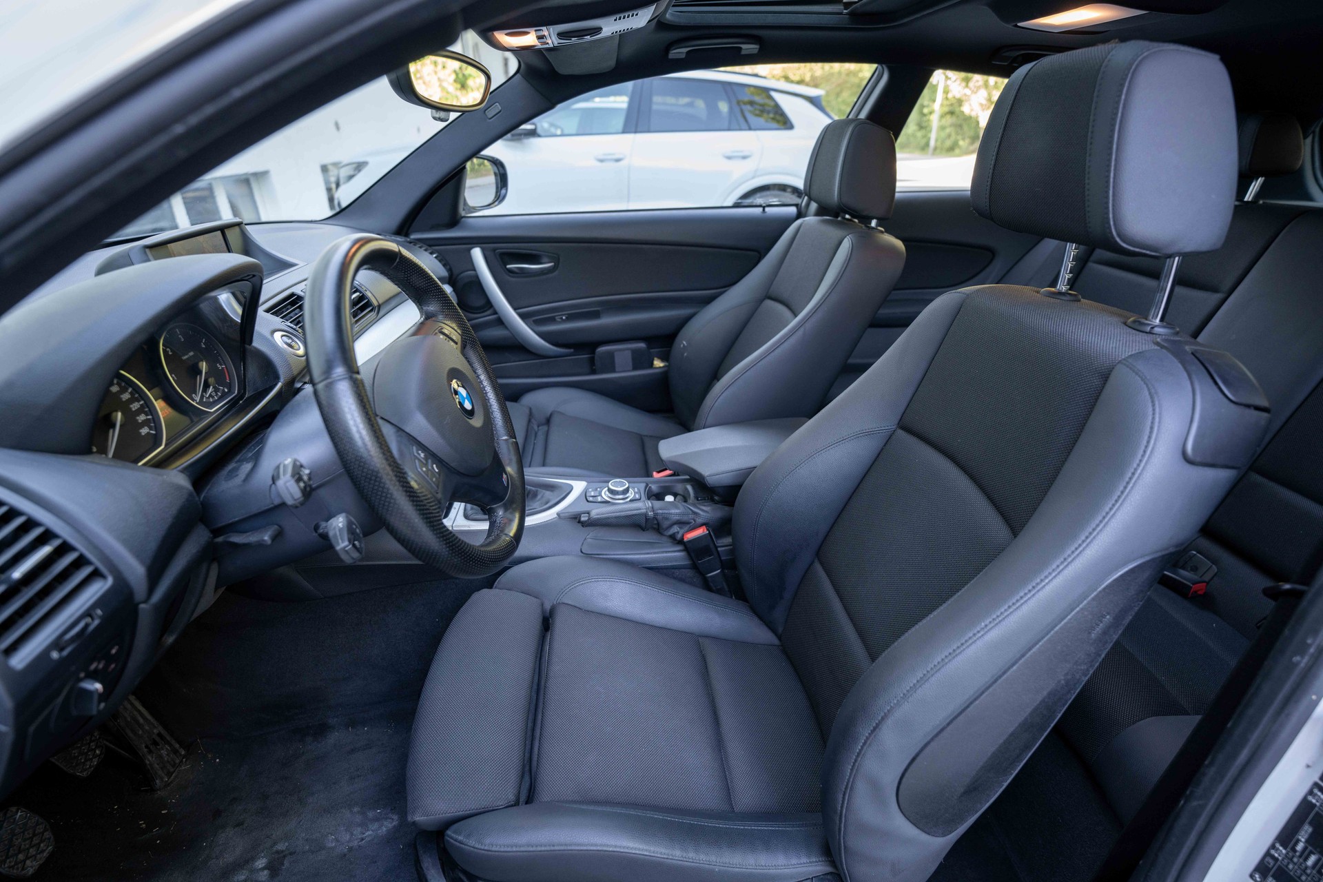 BMW 123d-image-8