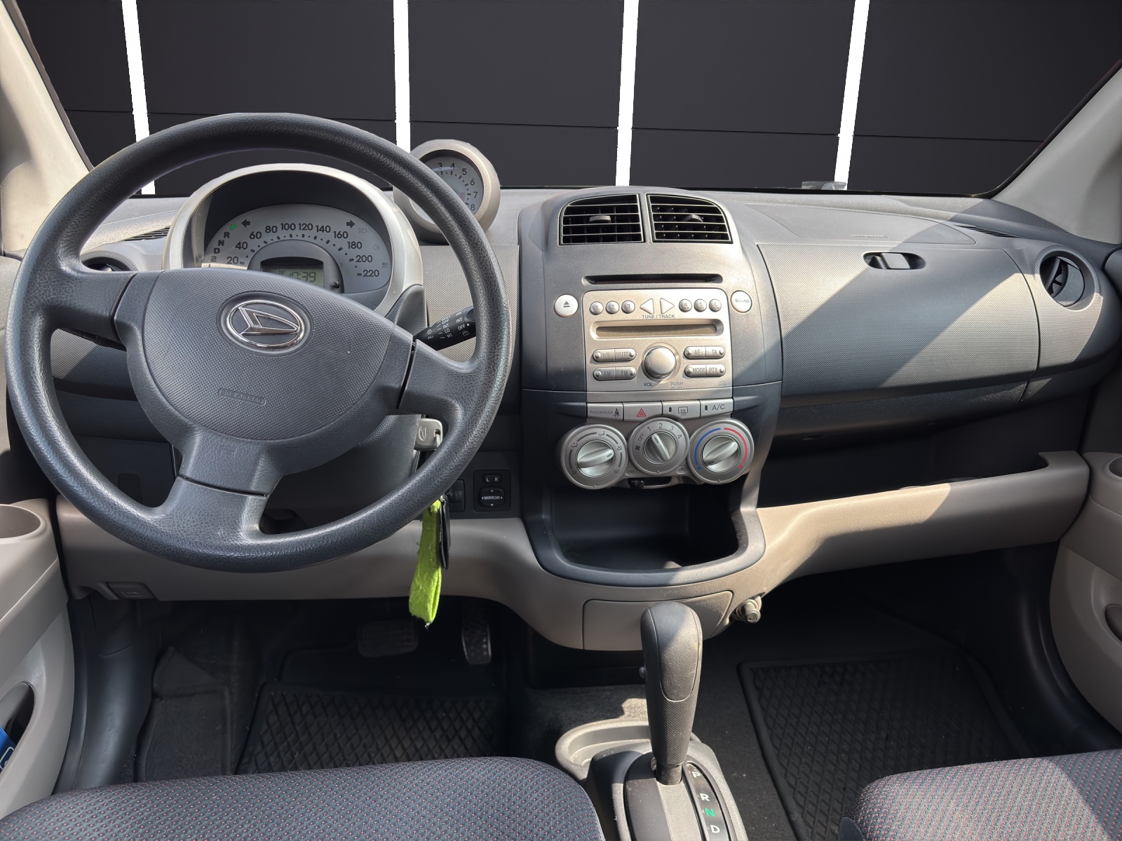 DAIHATSU Sirion 1.3 eco-4WD-image-5