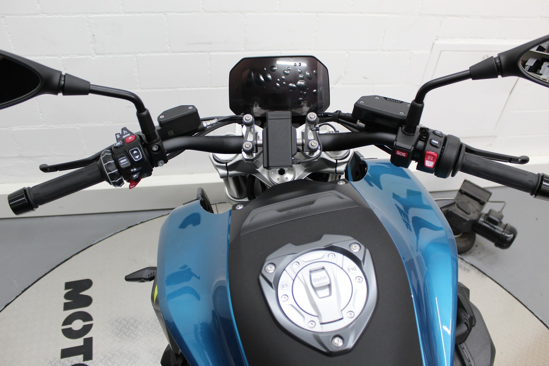BMW R 1300 R-image-8