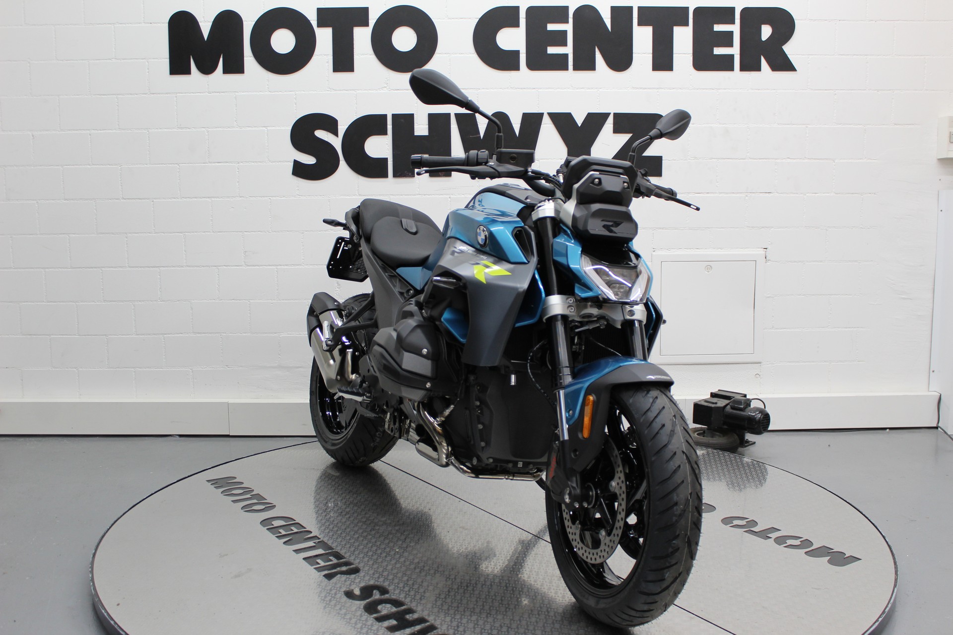 BMW R 1300 R-image-2