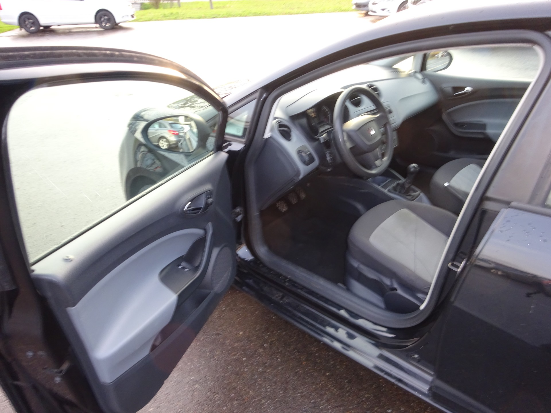 SEAT Ibiza 1.4 Reference-image-8