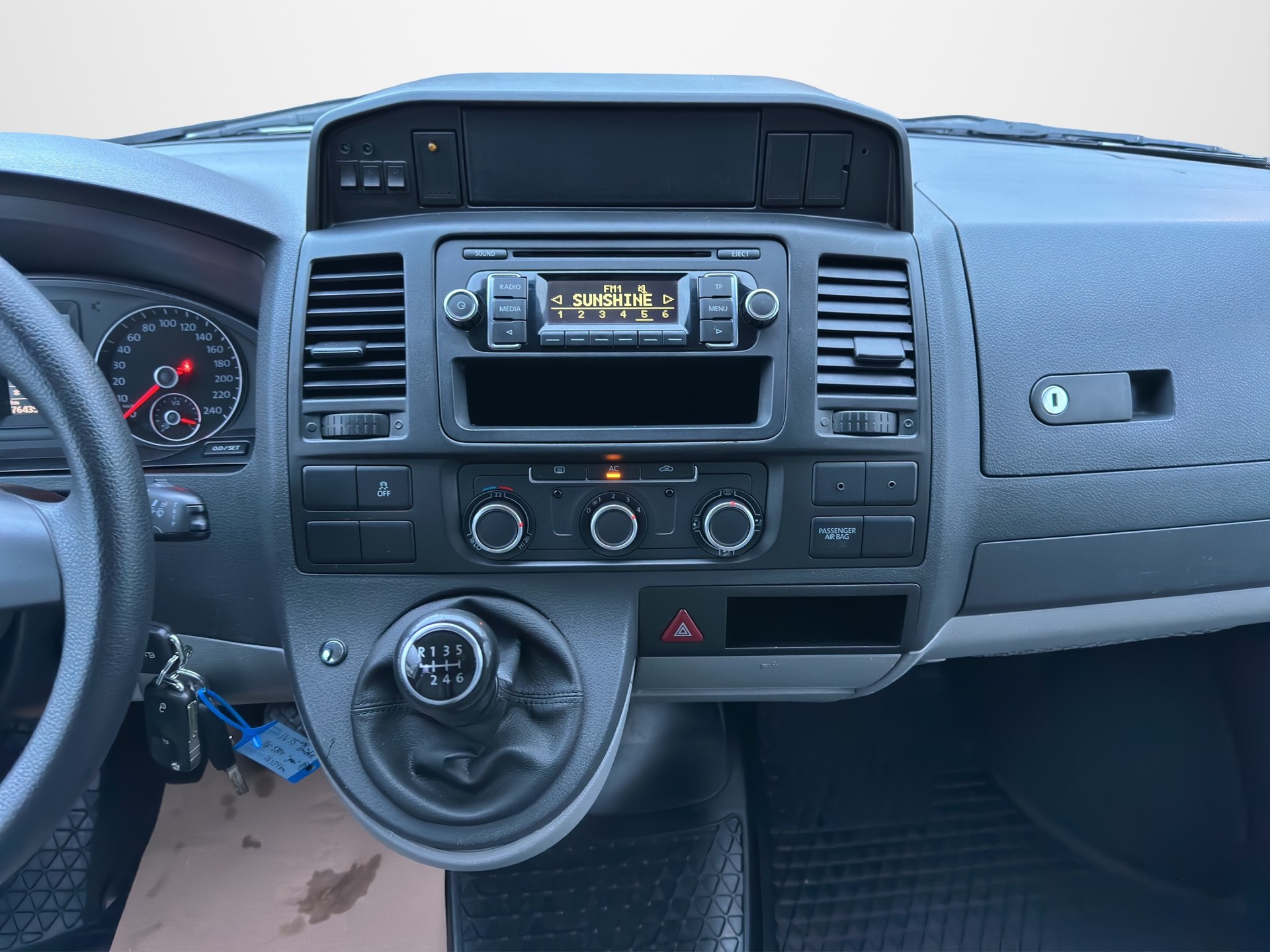 VW T5 2.0 TDI 4Motion-image-12