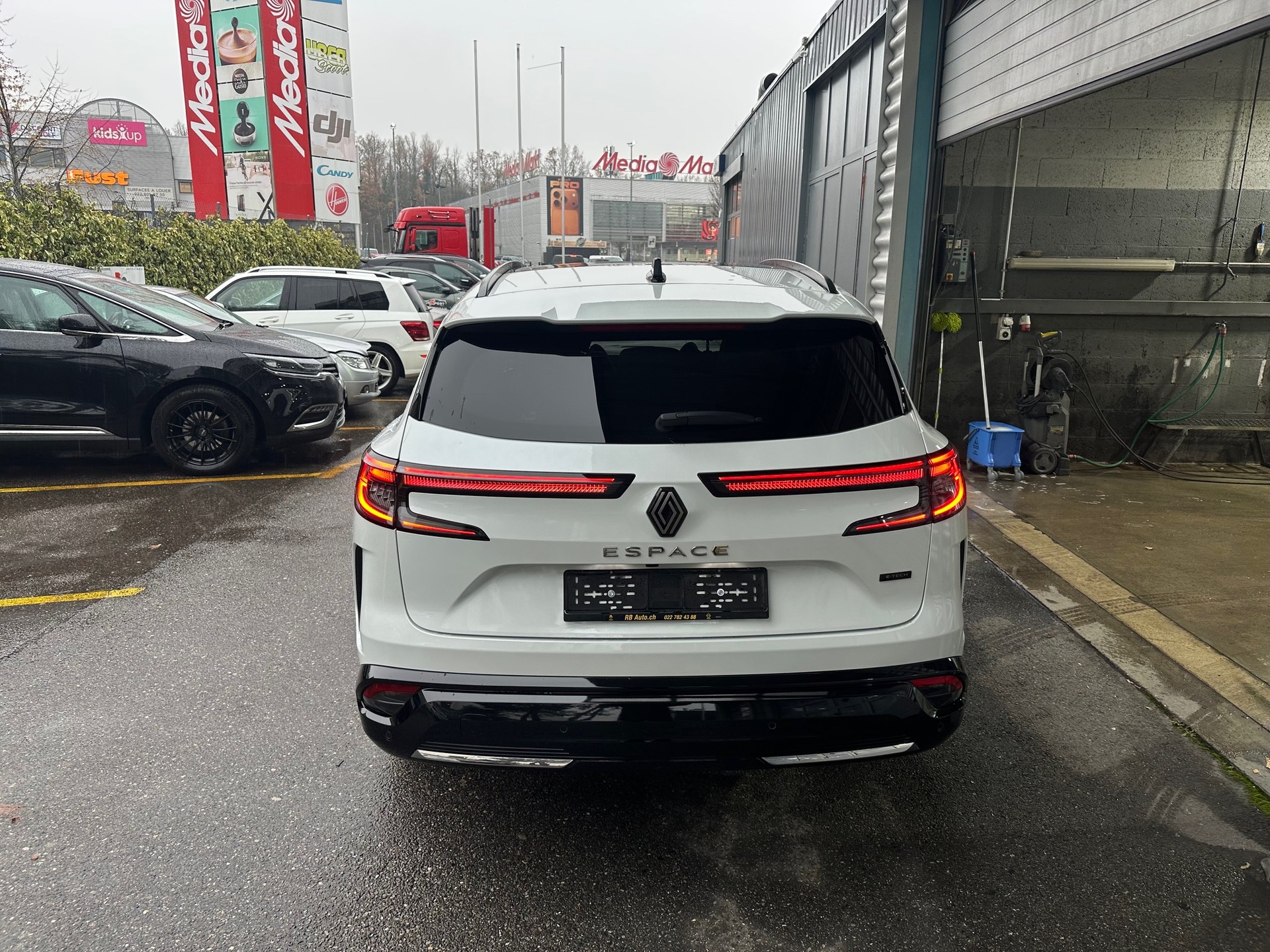 RENAULT Espace 1.2 E-Tech 200 Iconic-image-3