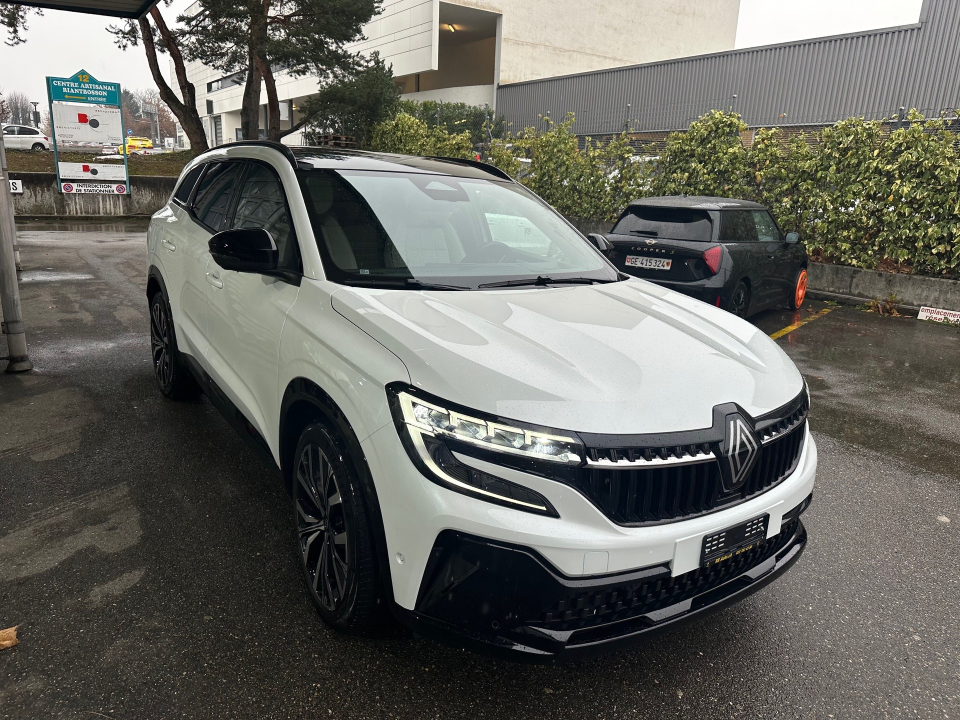 RENAULT Espace 1.2 E-Tech 200 Iconic-image-5