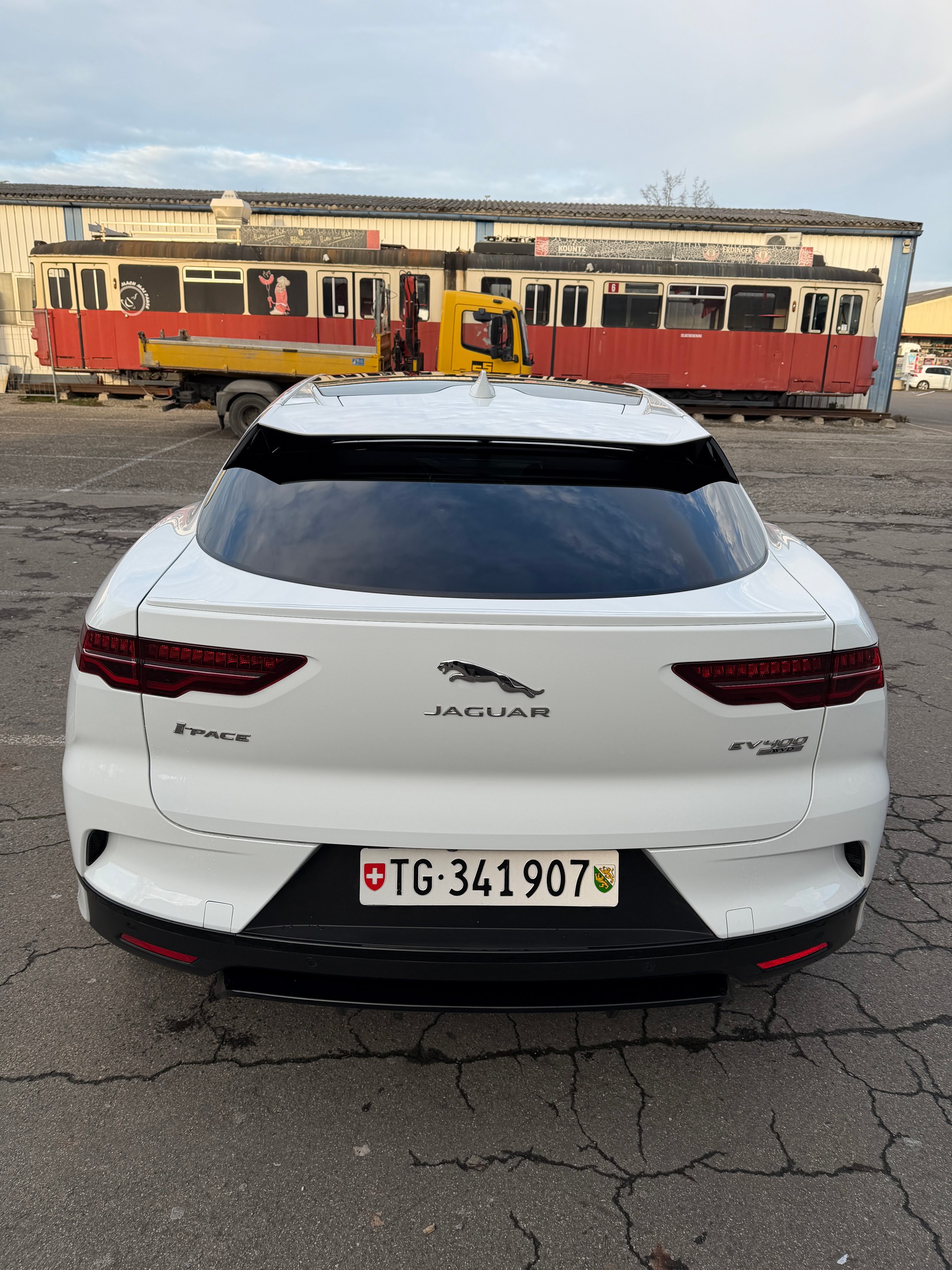 JAGUAR I-PACE EV400 S AWD - Top Angebot!-image-5