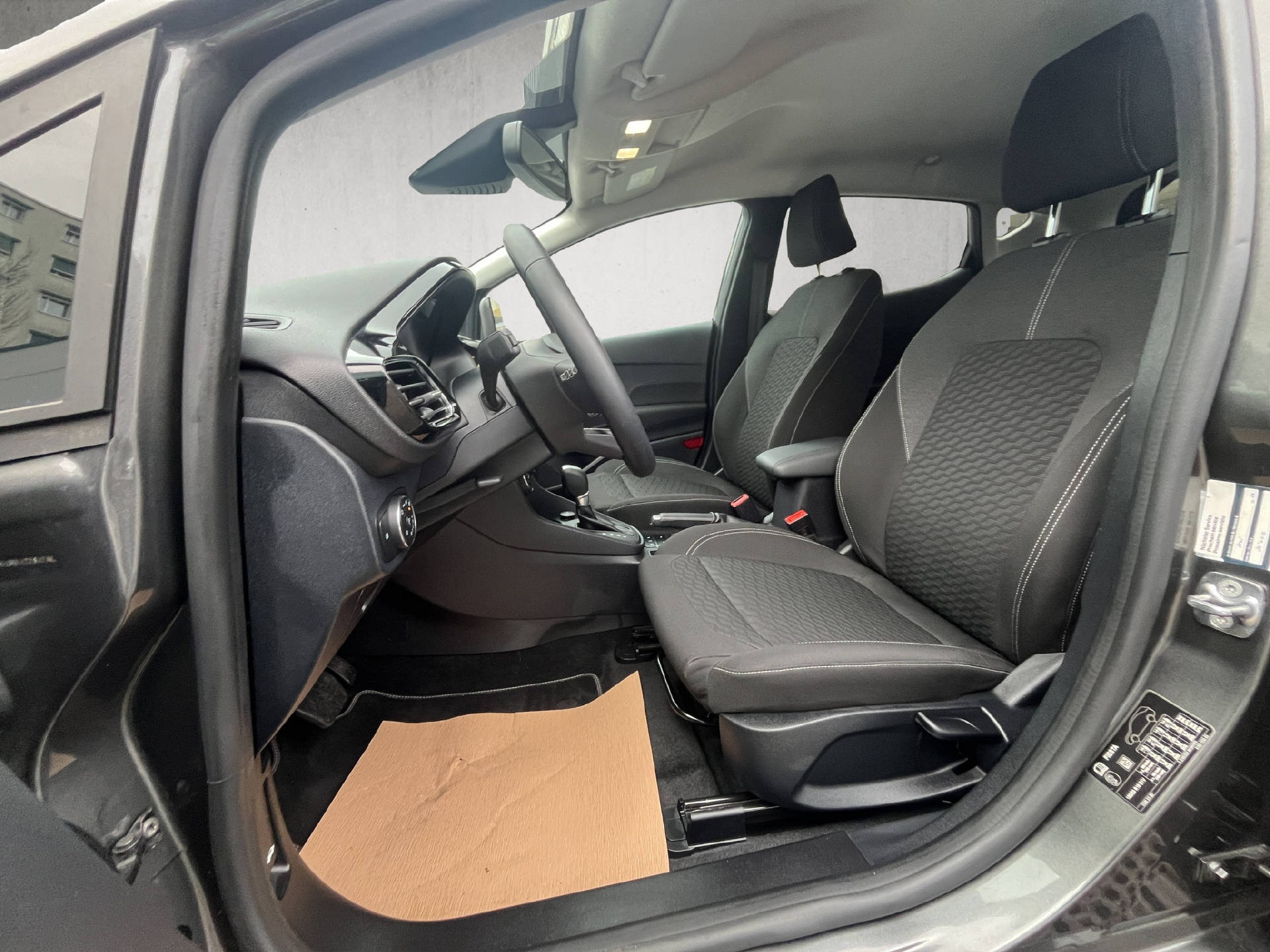 FORD Fiesta 1.0 EcoB Hybrid Titanium-image-9