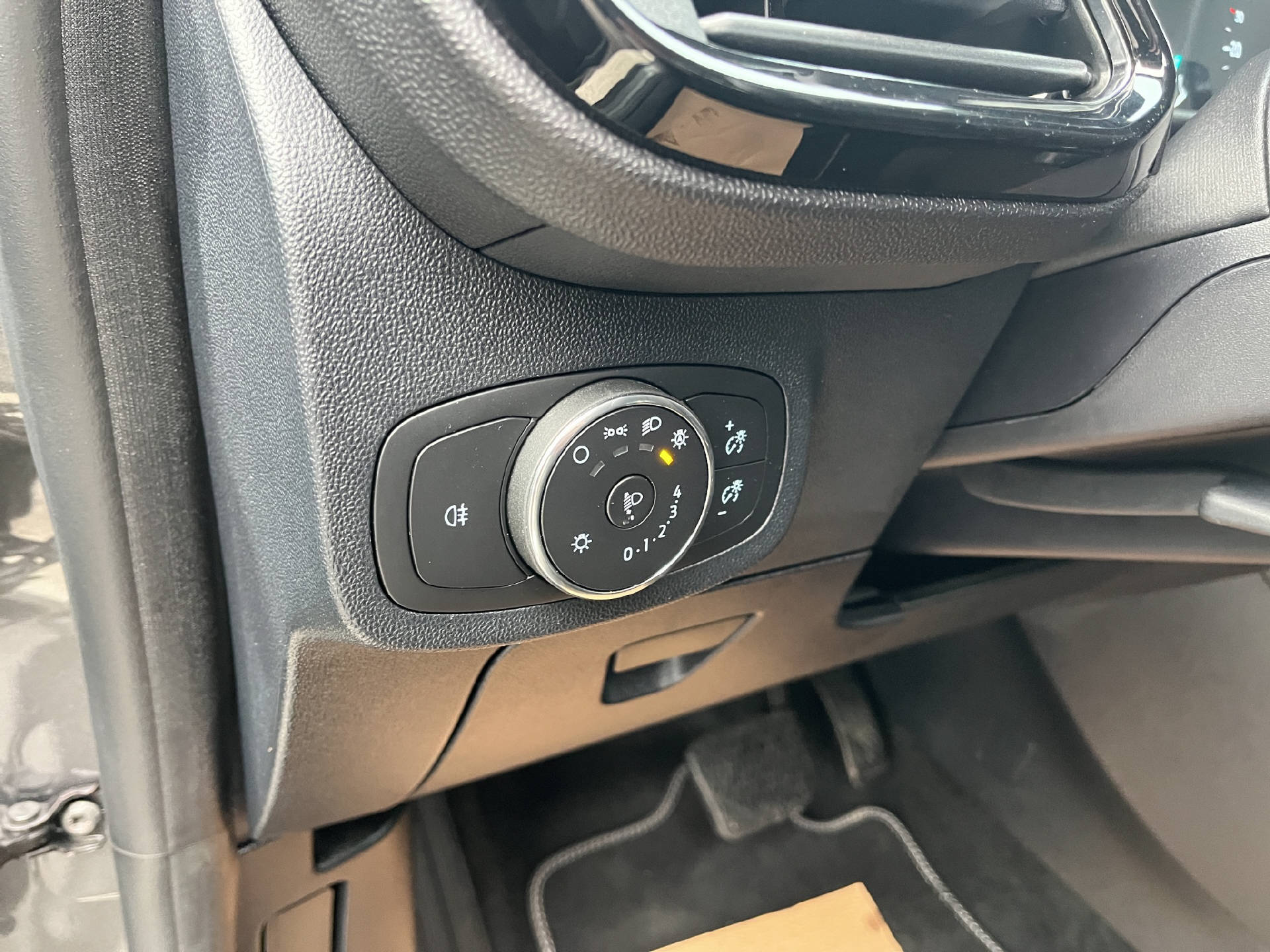 FORD Fiesta 1.0 EcoB Hybrid Titanium-image-28