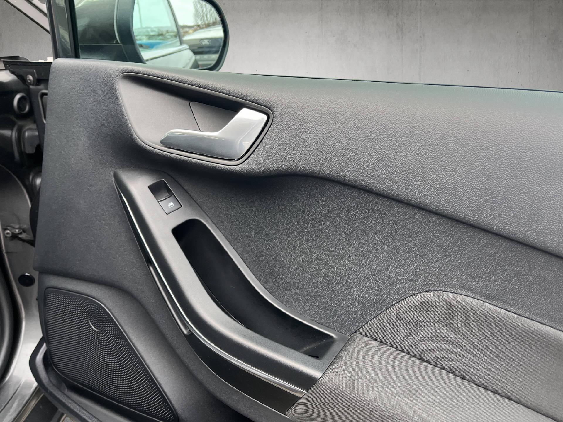 FORD Fiesta 1.0 EcoB Hybrid Titanium-image-17