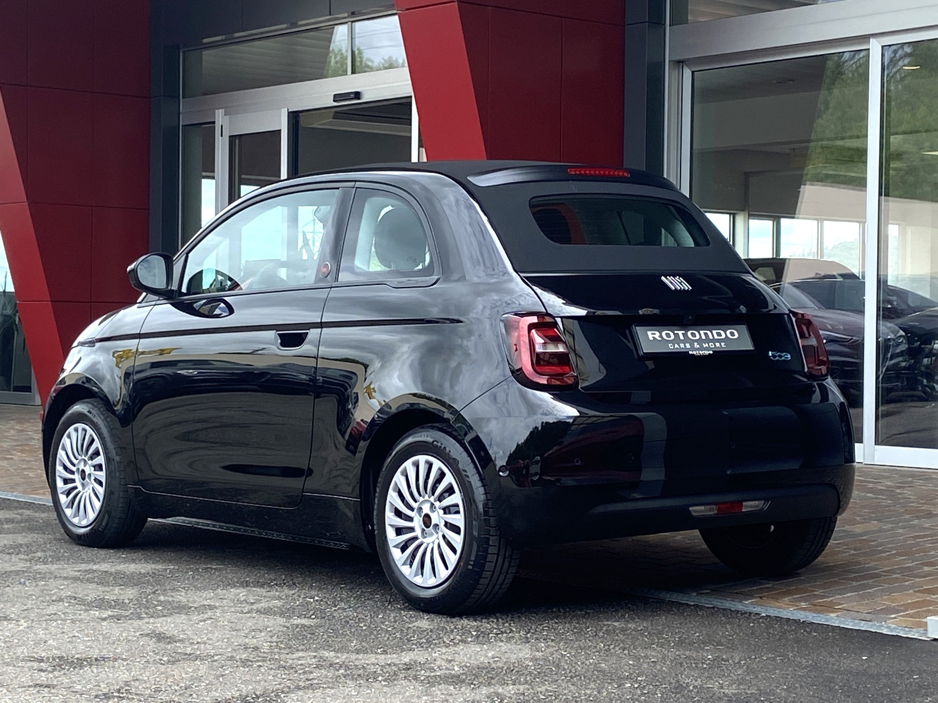 FIAT 500 C electric 87 kW Red-image-15