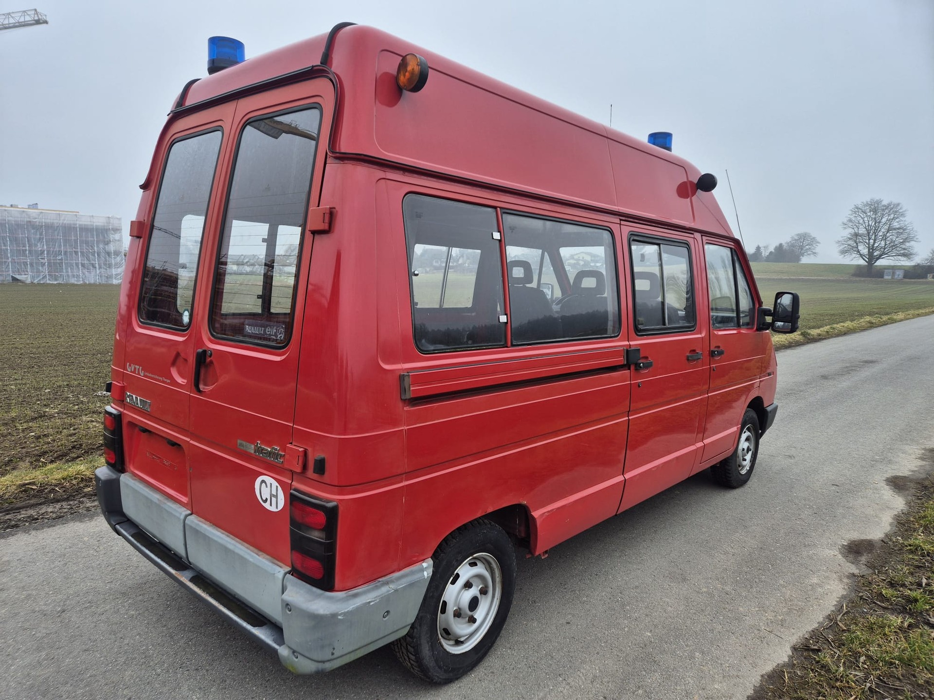 RENAULT TRAFIC-image-4