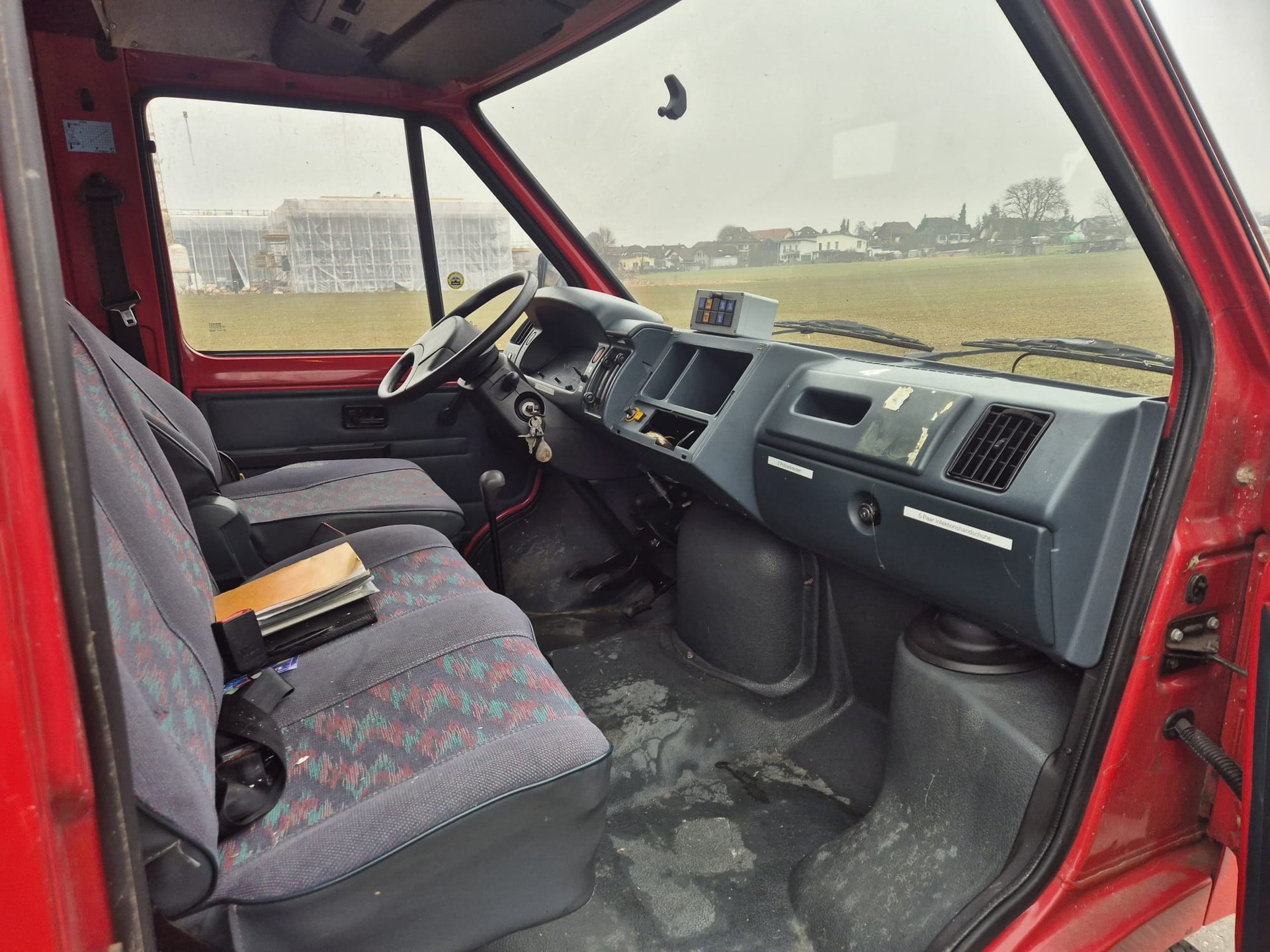 RENAULT TRAFIC-image-9