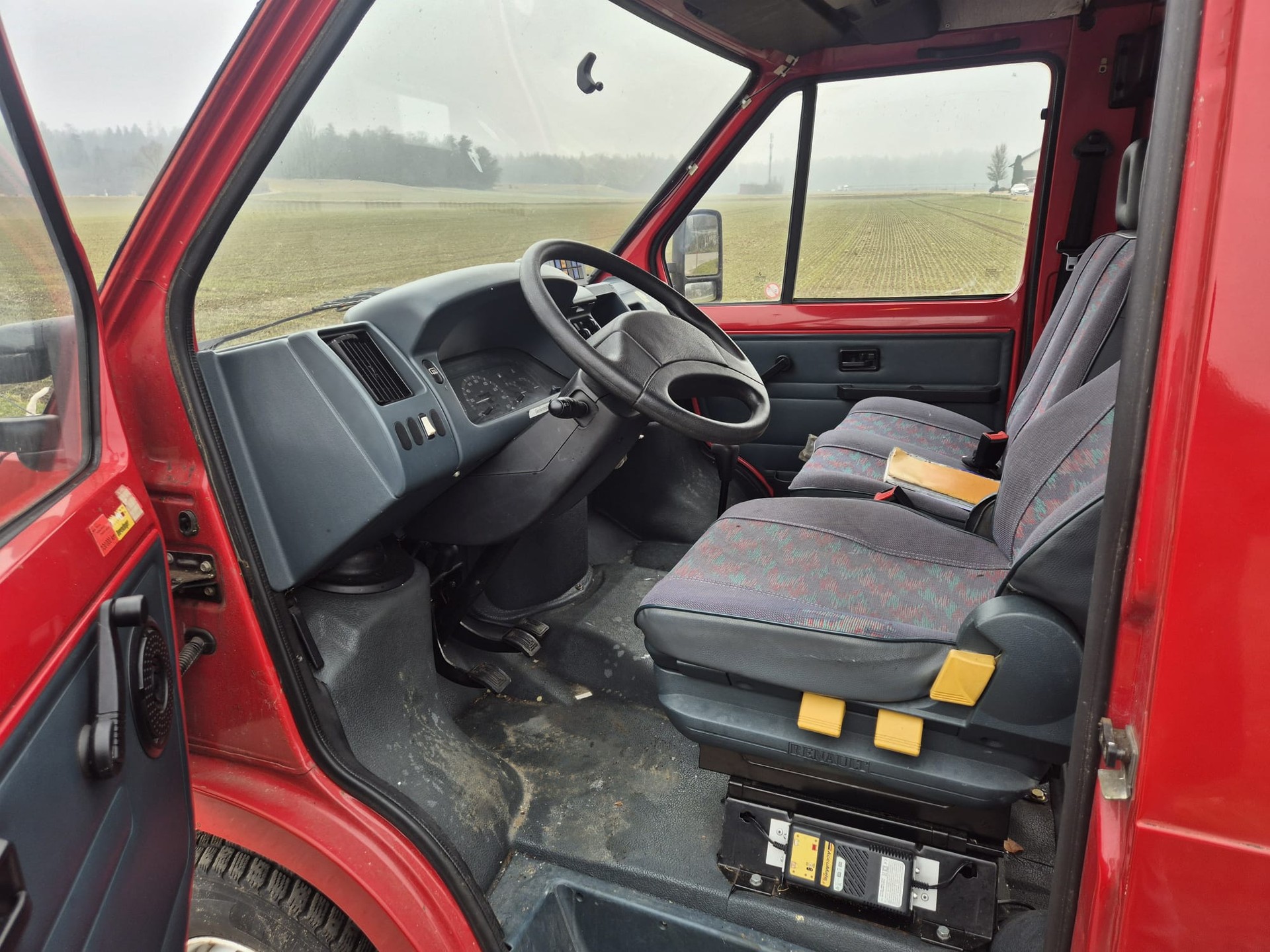RENAULT TRAFIC-image-6