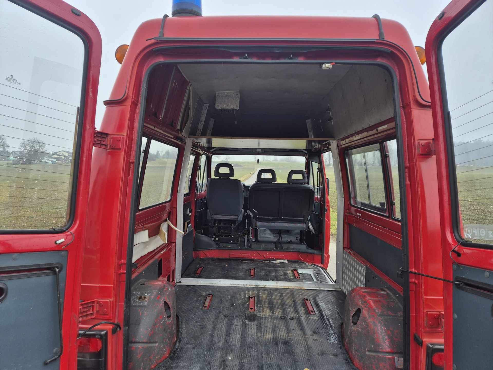 RENAULT TRAFIC-image-10