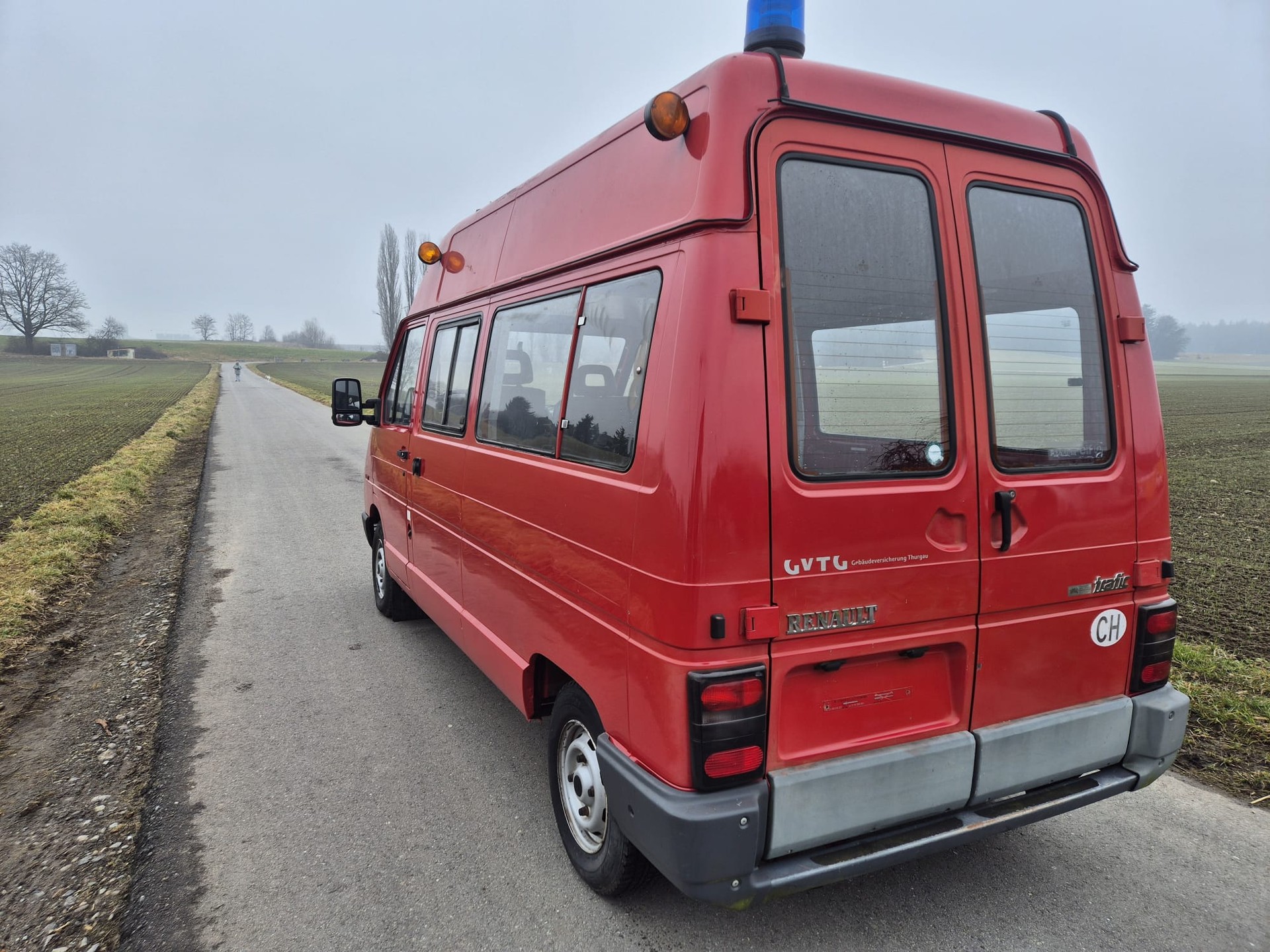 RENAULT TRAFIC-image-3