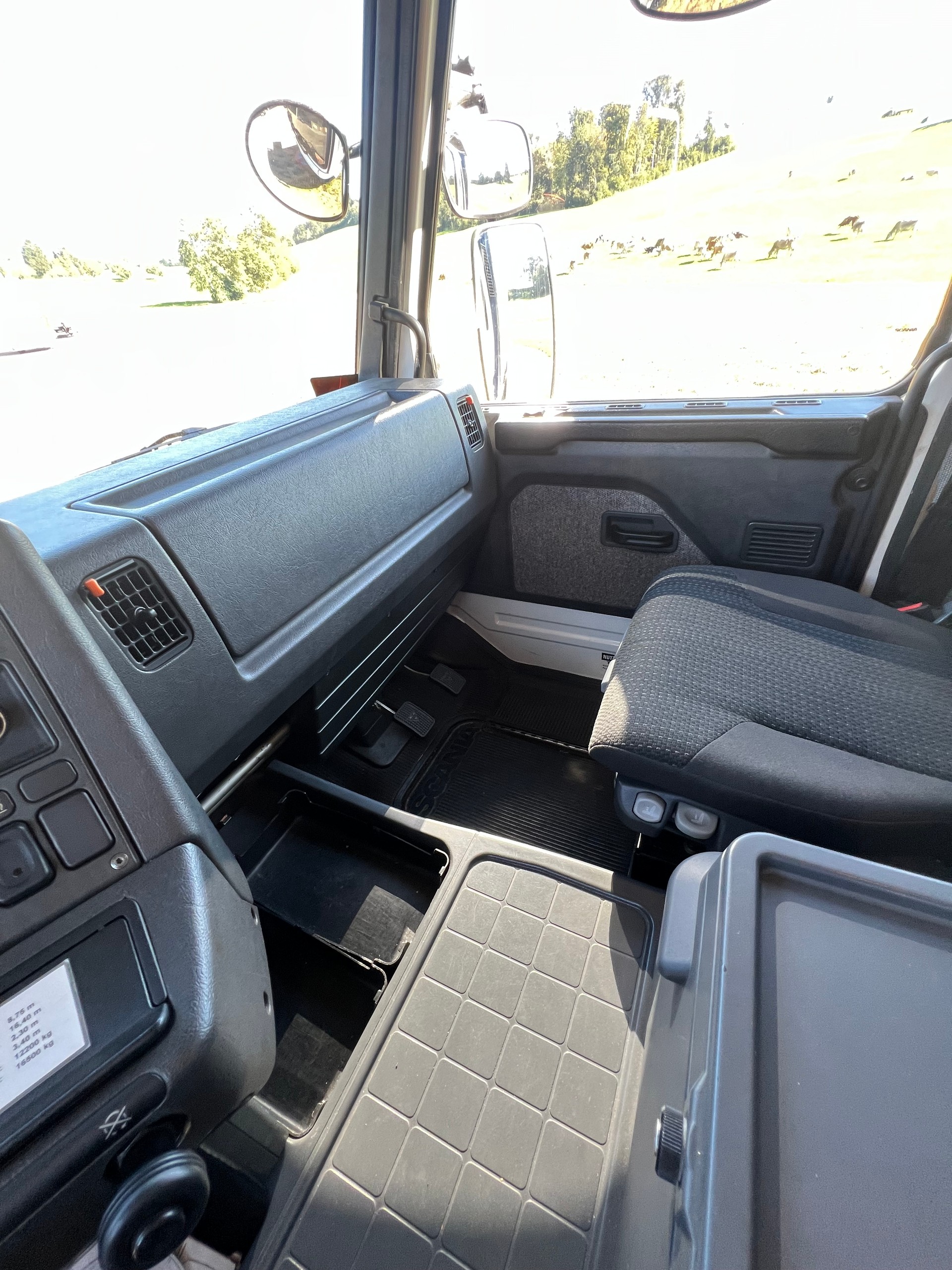 SCANIA R93 ML 4x2 143-image-2
