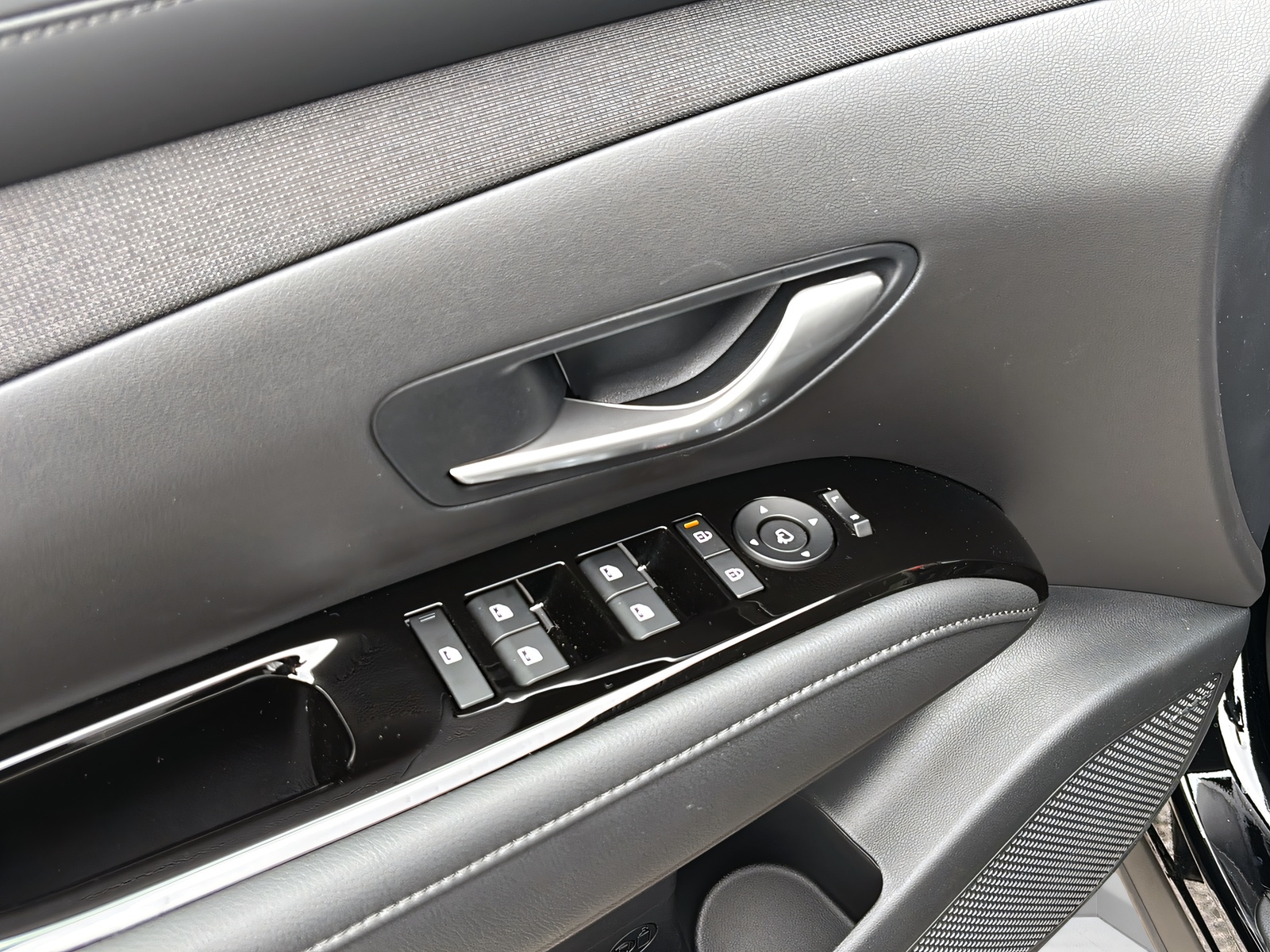 HYUNDAI Tucson 1.6 T-GDi HEV Vertex 4WD-image-12
