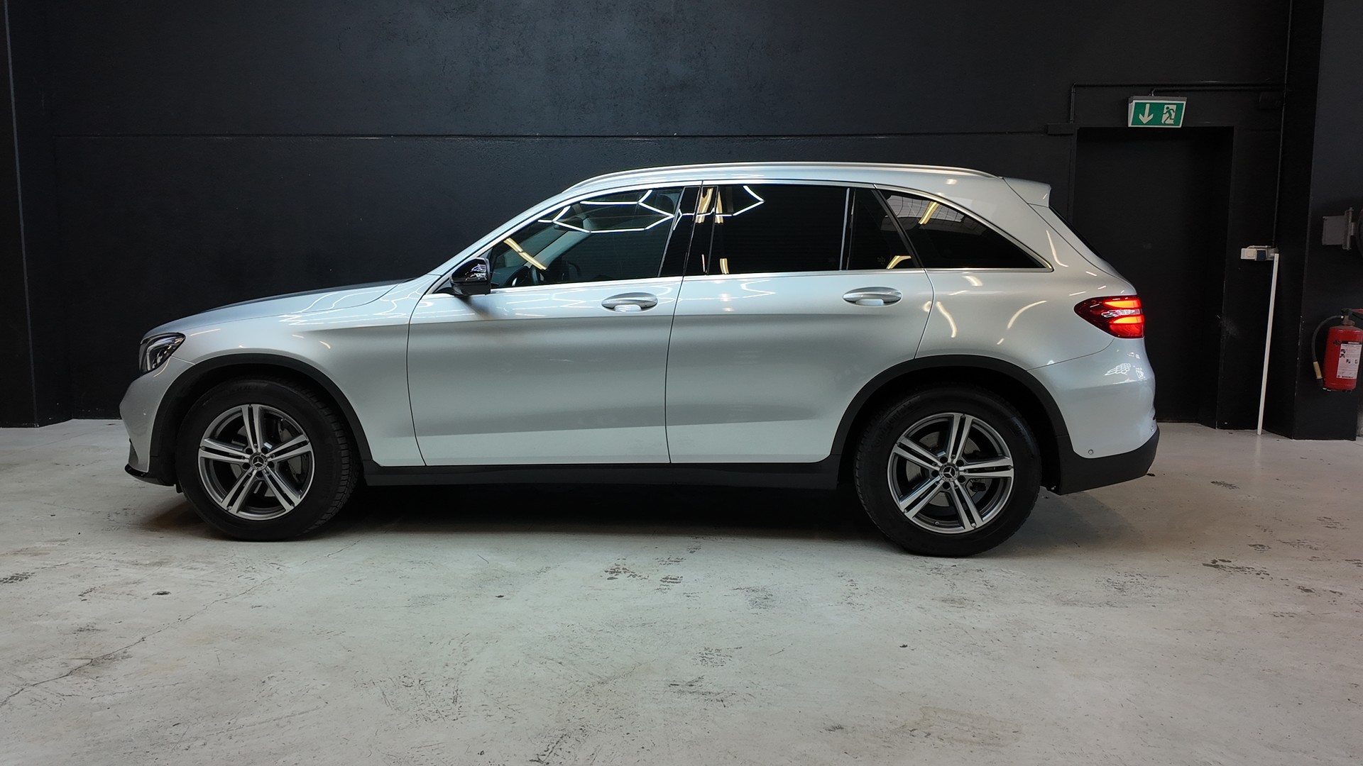 MERCEDES-BENZ GLC 250 d 4Matic 9G-Tronic-showroom-element-2