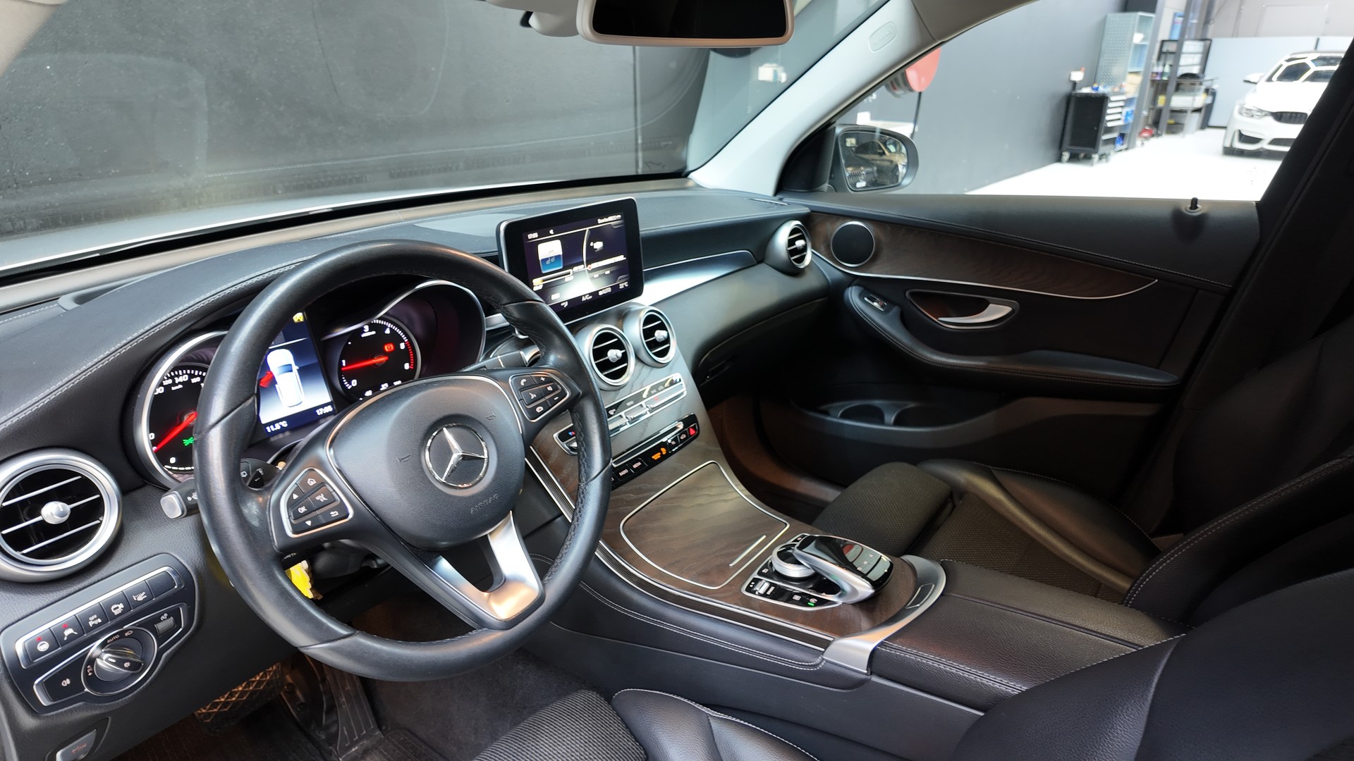 MERCEDES-BENZ GLC 250 d 4Matic 9G-Tronic-image-9