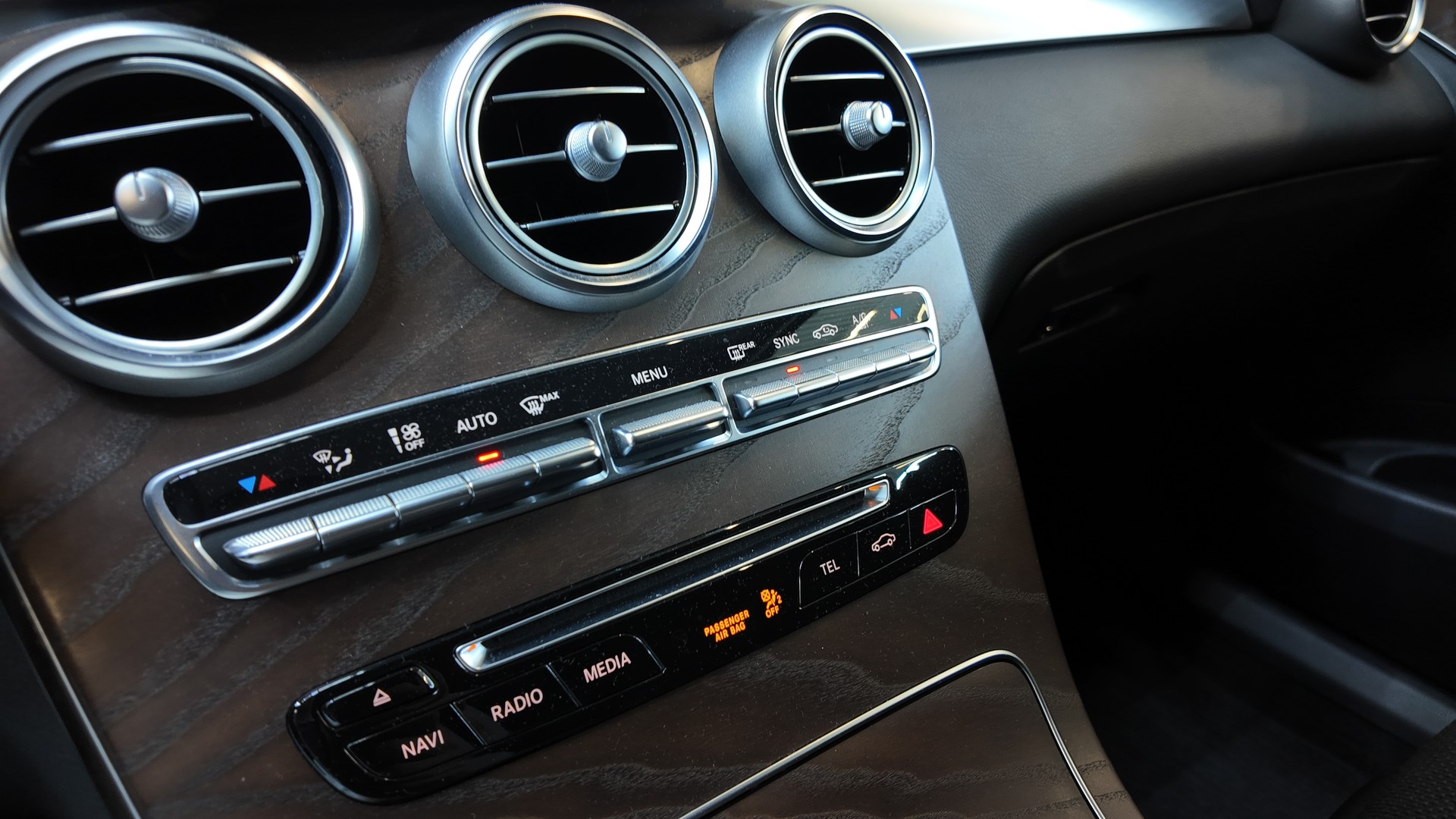 MERCEDES-BENZ GLC 250 d 4Matic 9G-Tronic-image-16