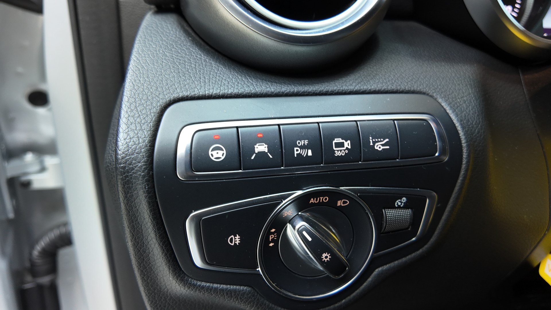 MERCEDES-BENZ GLC 250 d 4Matic 9G-Tronic-image-18