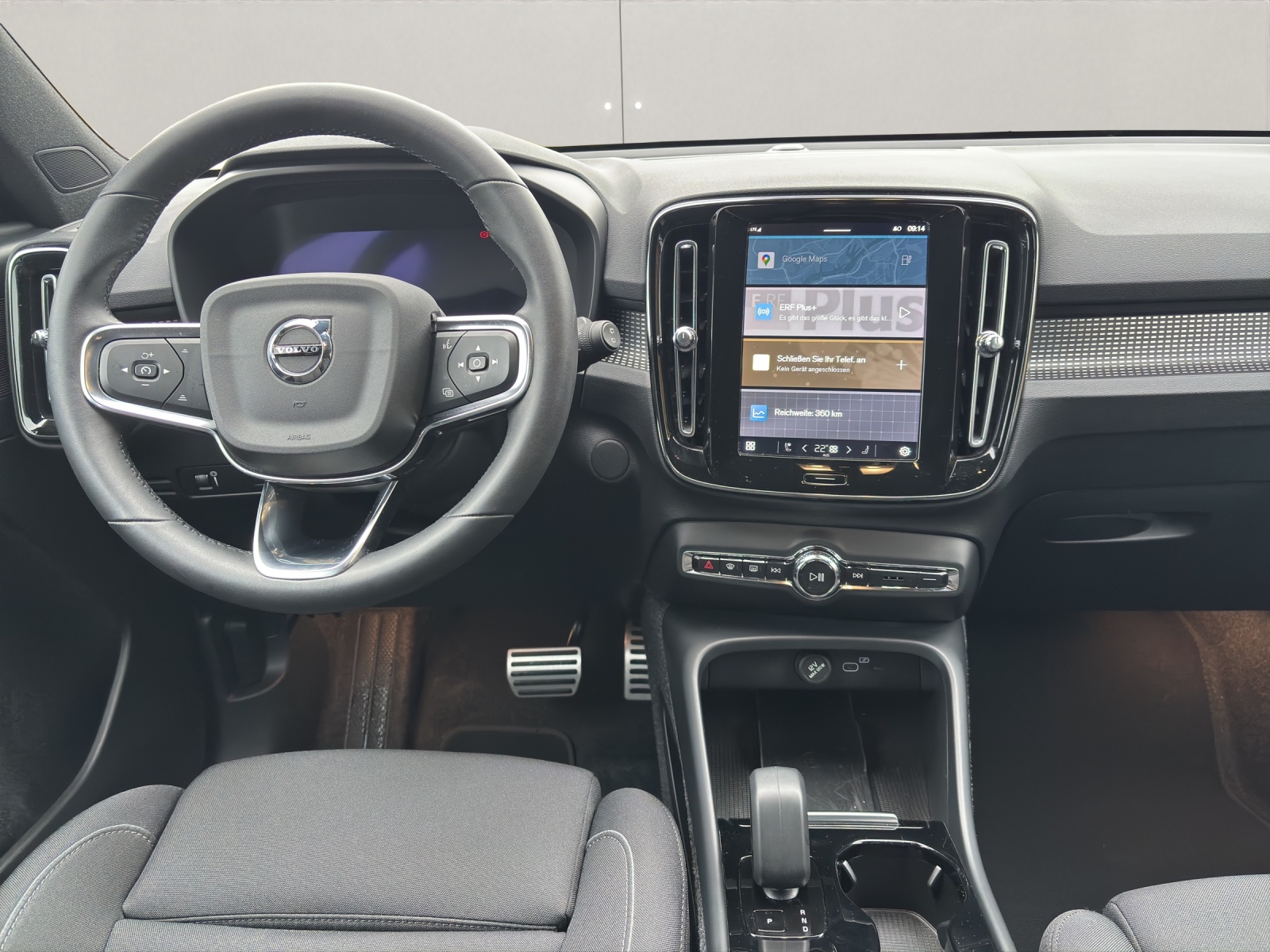 VOLVO XC40 P8 Twin Plus AWD-image-6
