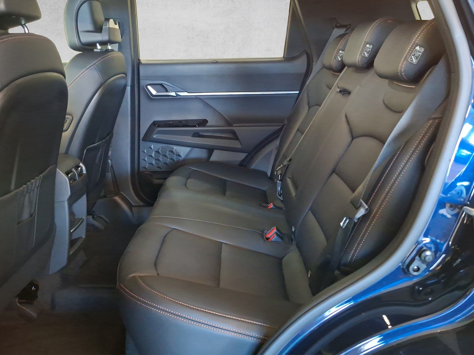 KGM-SsangYong Torres EVX Titanium-image-11