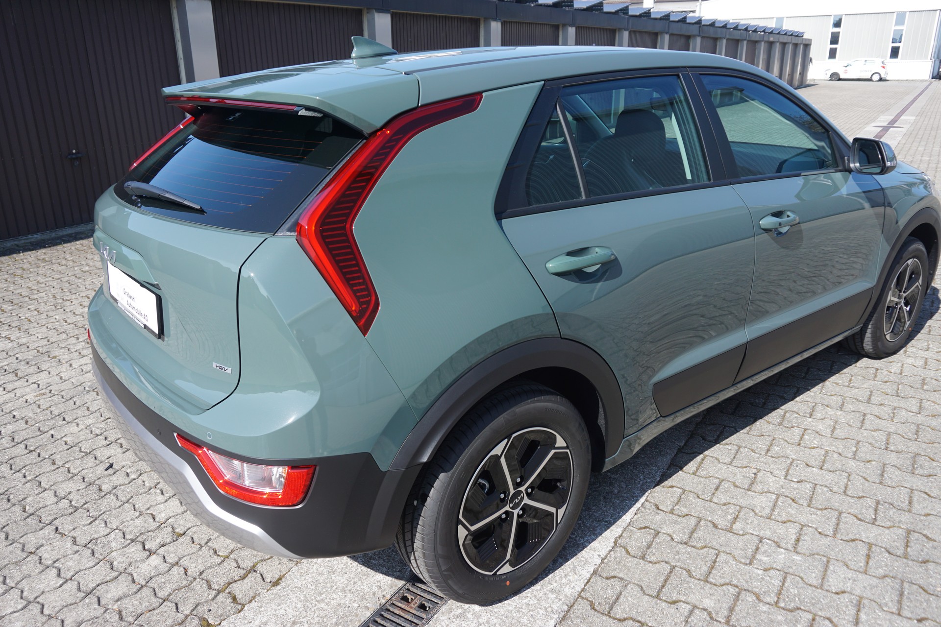 KIA Niro 1.6GDi Hybrid DCT-showroom-element-3