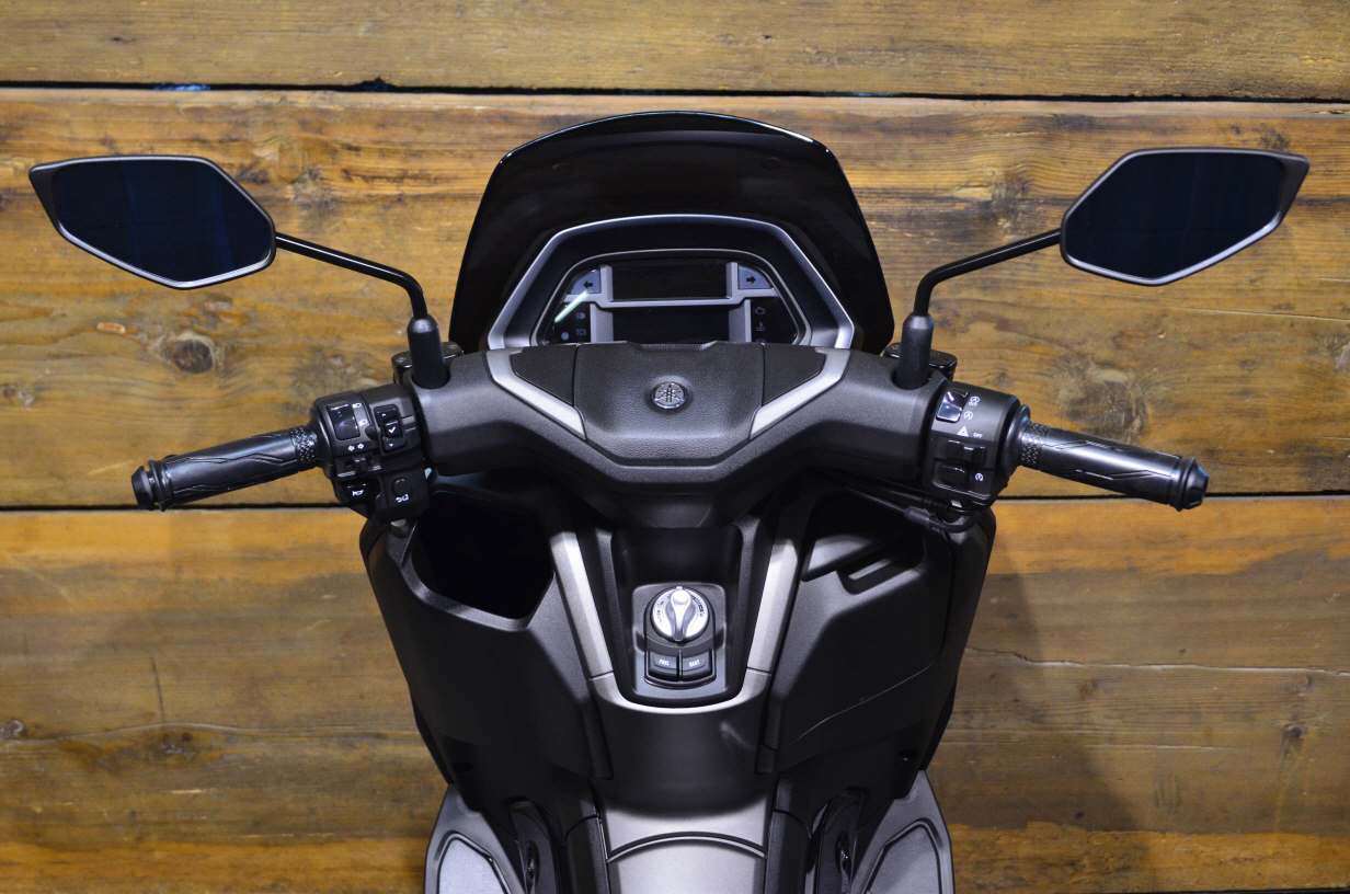 YAMAHA GPD 125 NMAX ABS-image-2