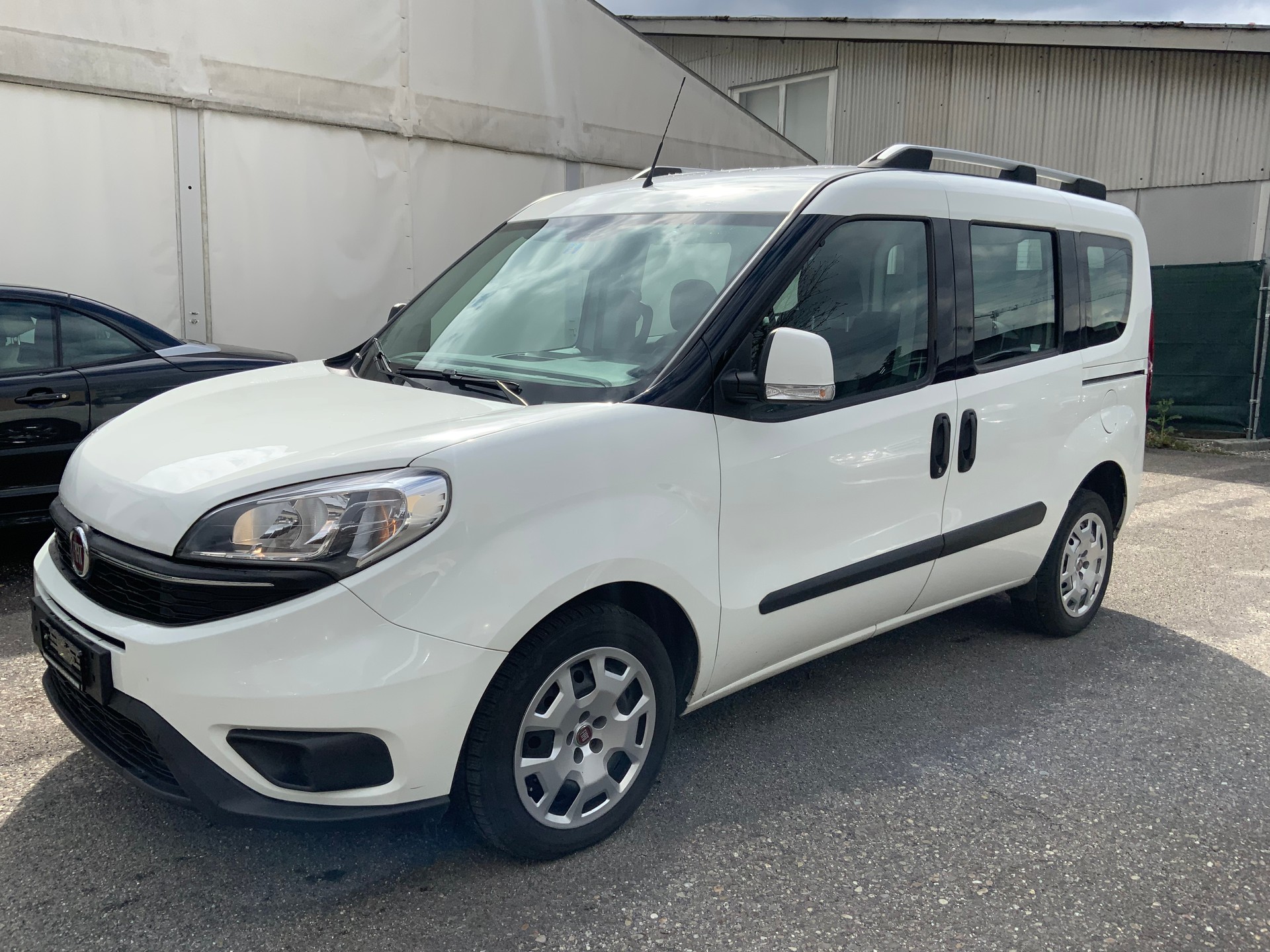 FIAT Doblò 1.6 Multi Jet Lounge-image-1