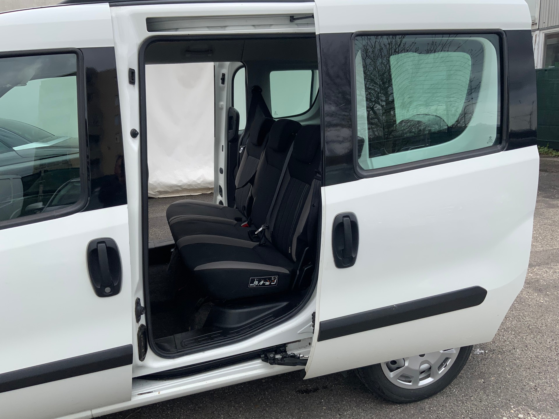 FIAT Doblò 1.6 Multi Jet Lounge-image-7