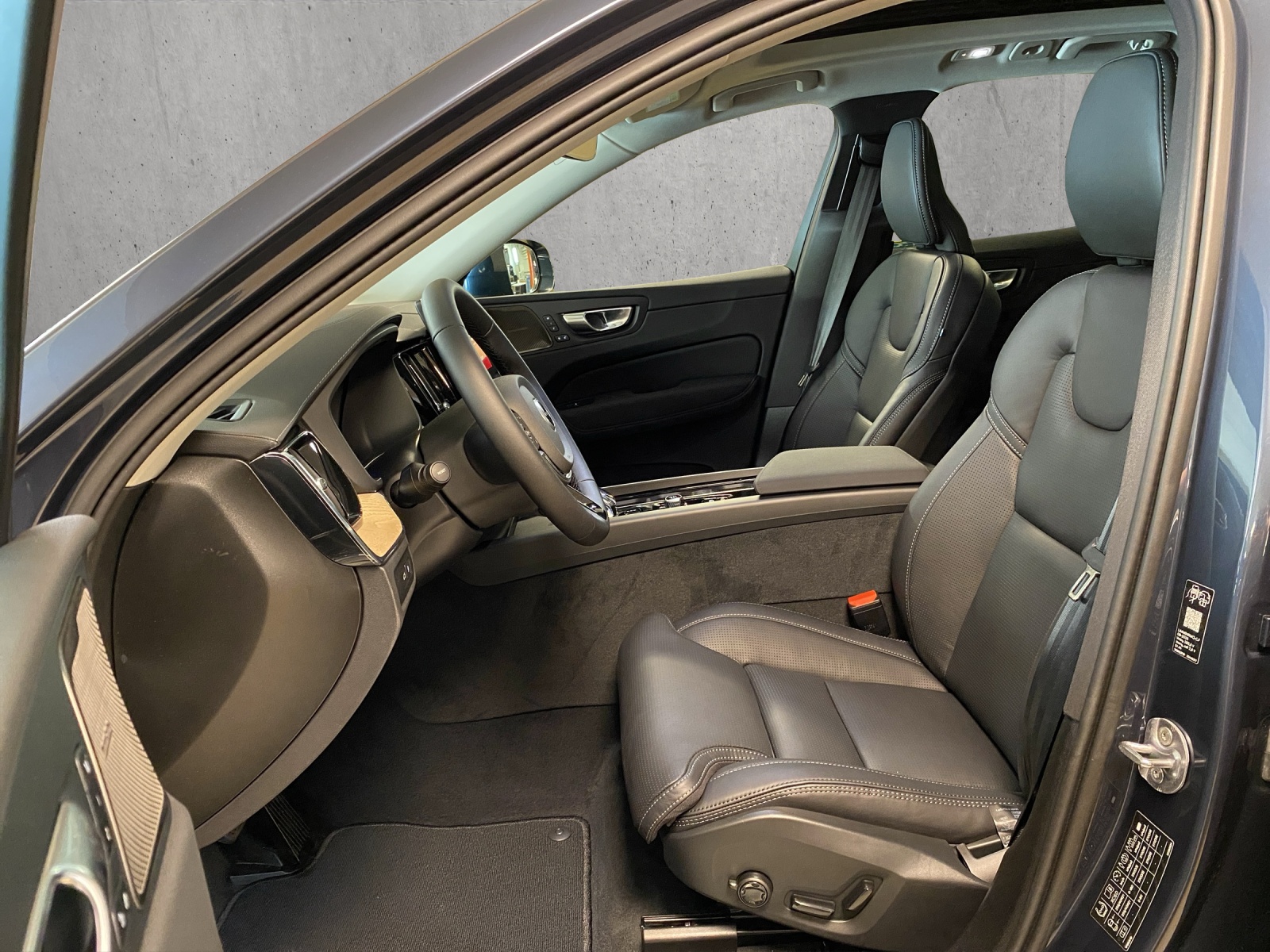 VOLVO XC60 T6 eAWD PluginHybrid Ultra Bright Geartronic-image-7