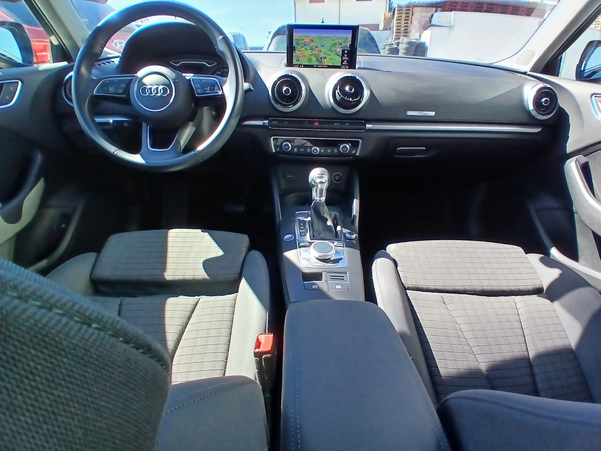 AUDI A3 Sportback 1.4 e-tron Sport S-tronic-image-10