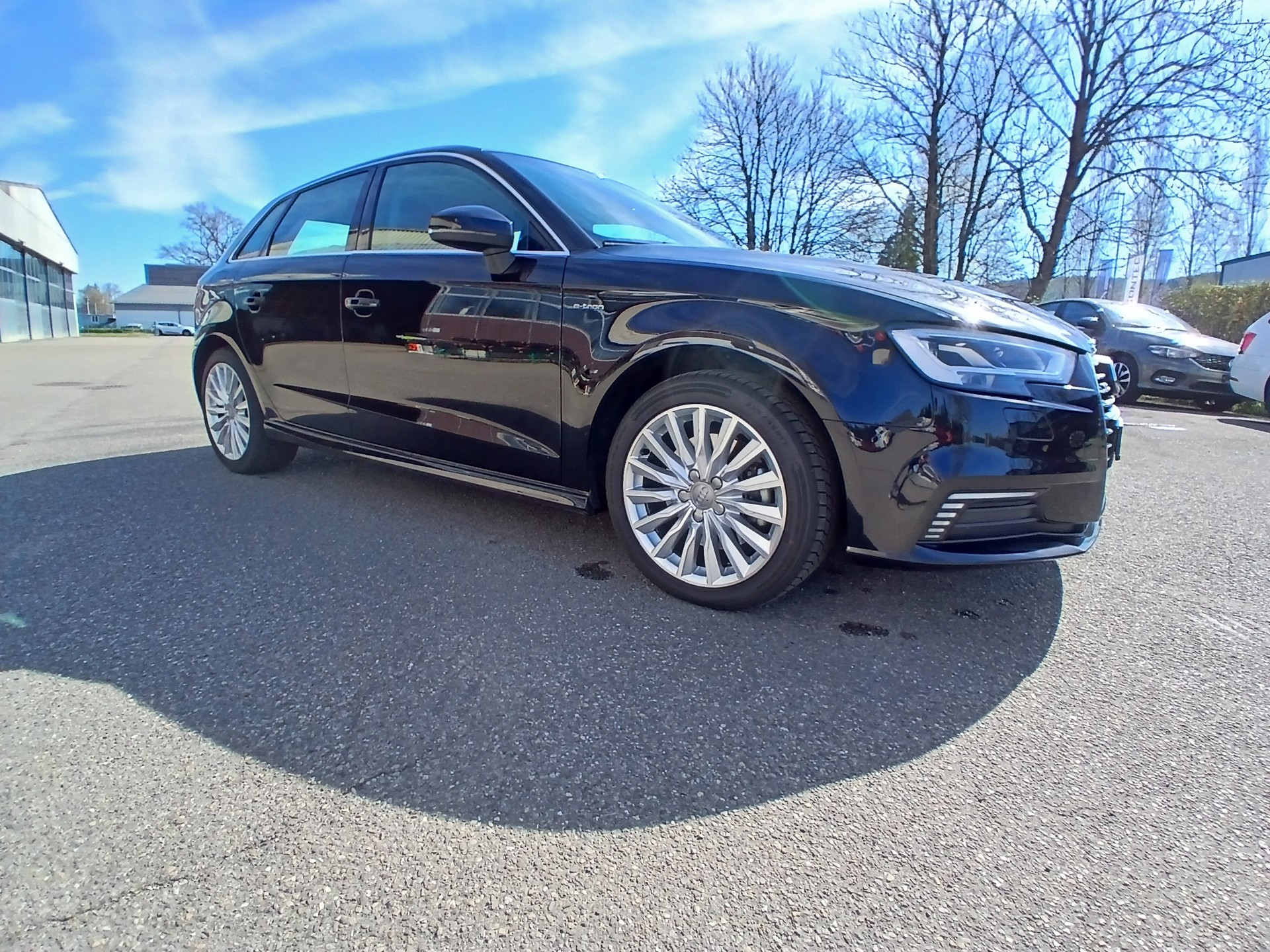 AUDI A3 Sportback 1.4 e-tron Sport S-tronic-image-6