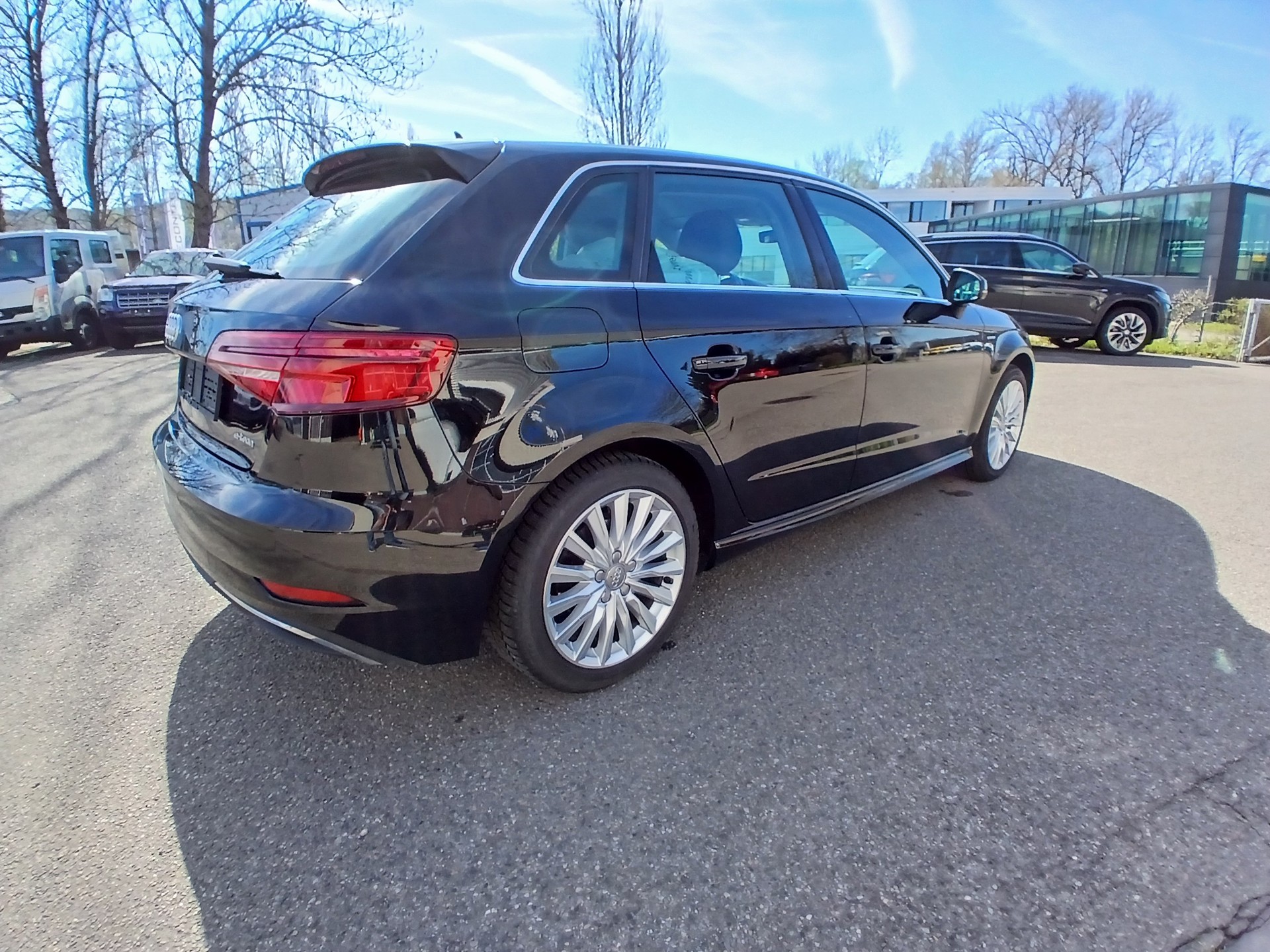 AUDI A3 Sportback 1.4 e-tron Sport S-tronic-image-4