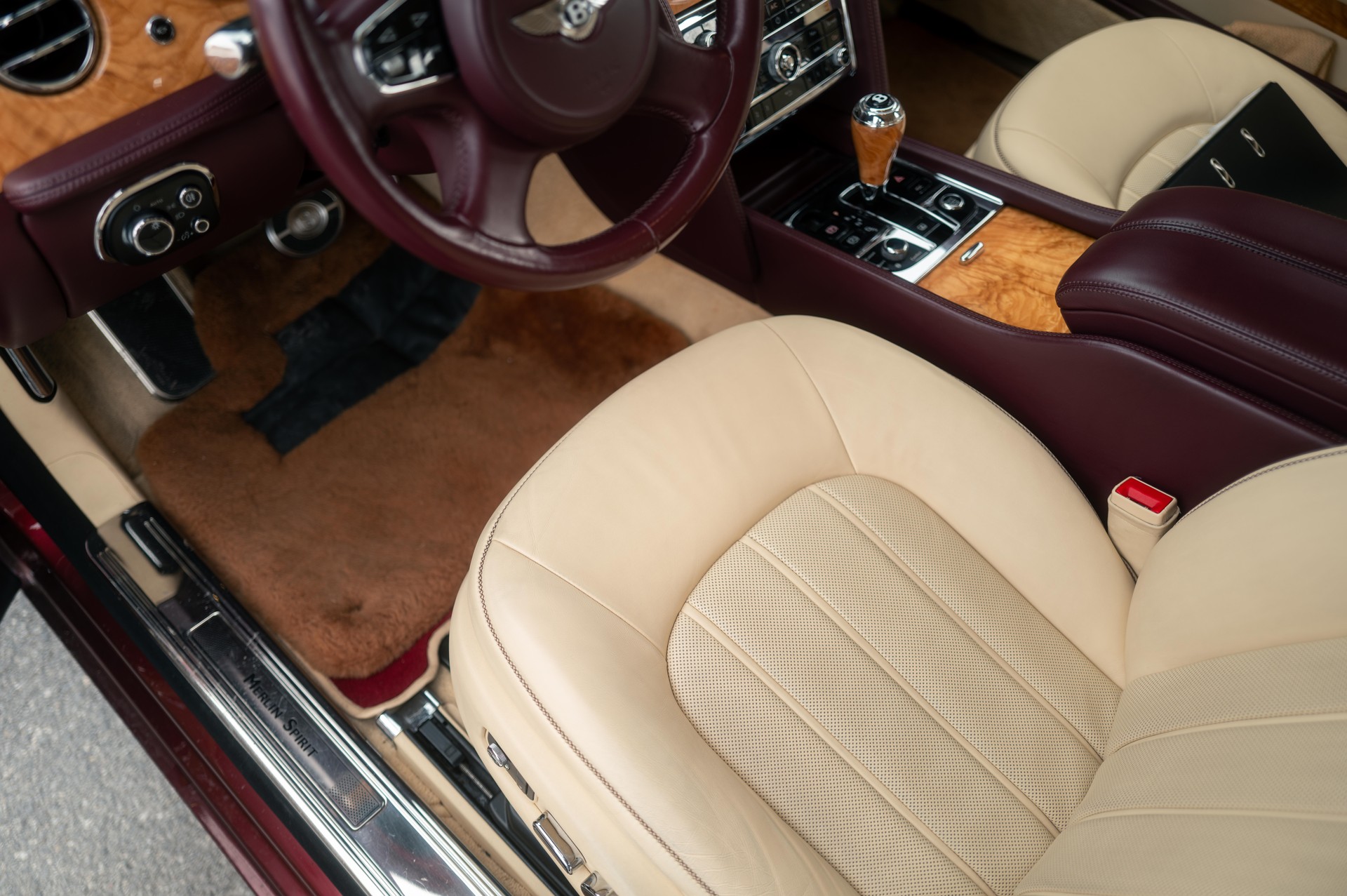 BENTLEY Mulsanne - 1 of 2 "Merlin Spirit Special Edition"-image-13
