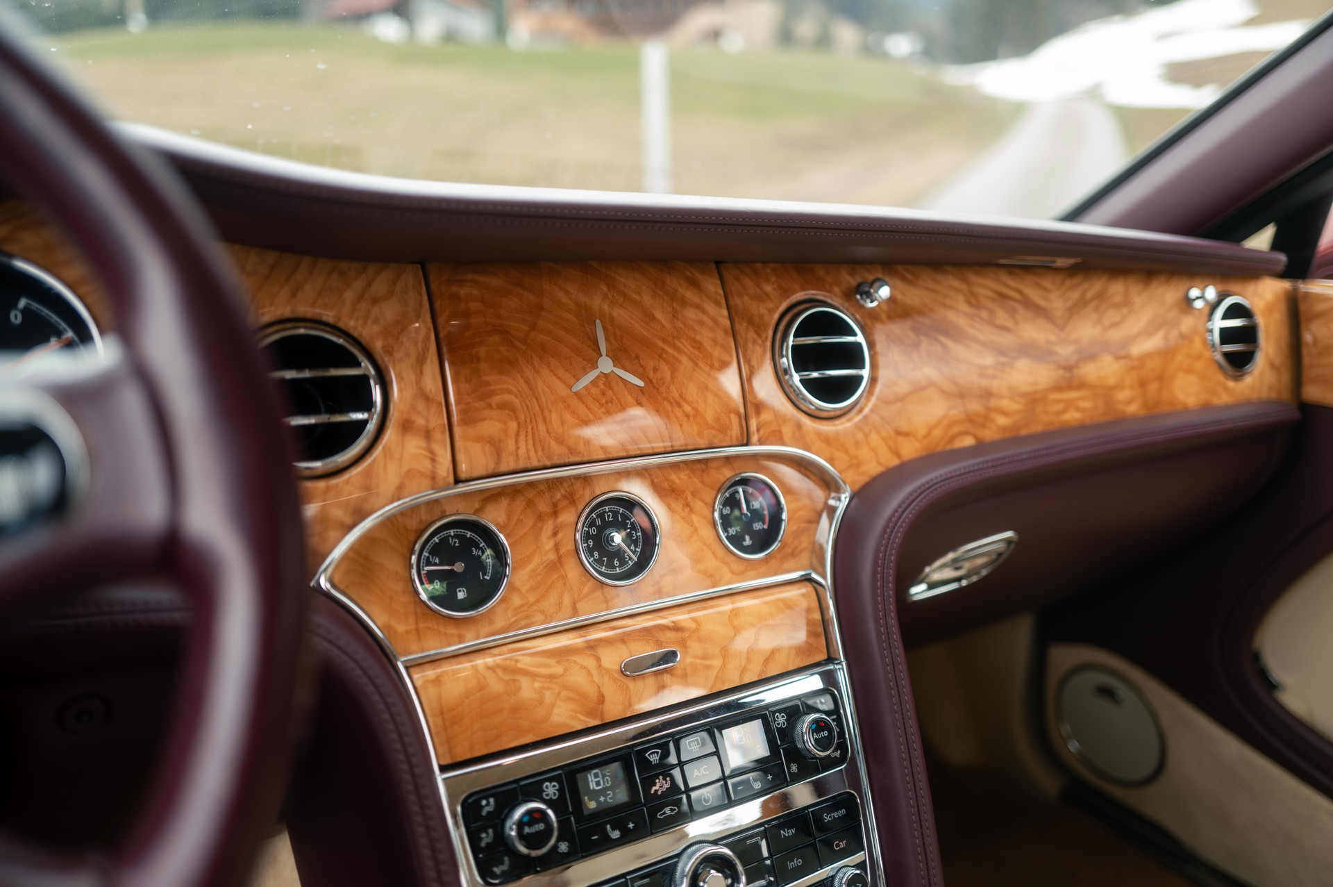 BENTLEY Mulsanne - 1 of 2 "Merlin Spirit Special Edition"-image-9
