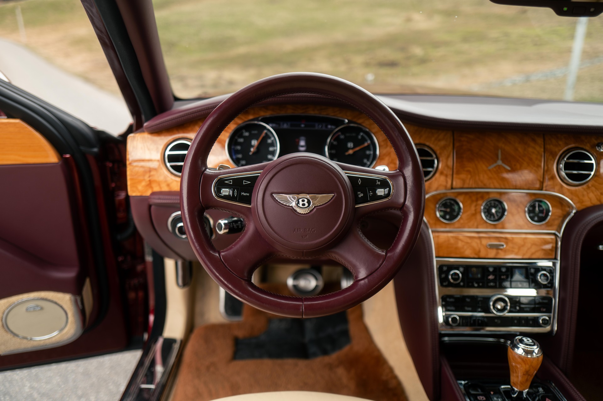 BENTLEY Mulsanne - 1 of 2 "Merlin Spirit Special Edition"-image-12